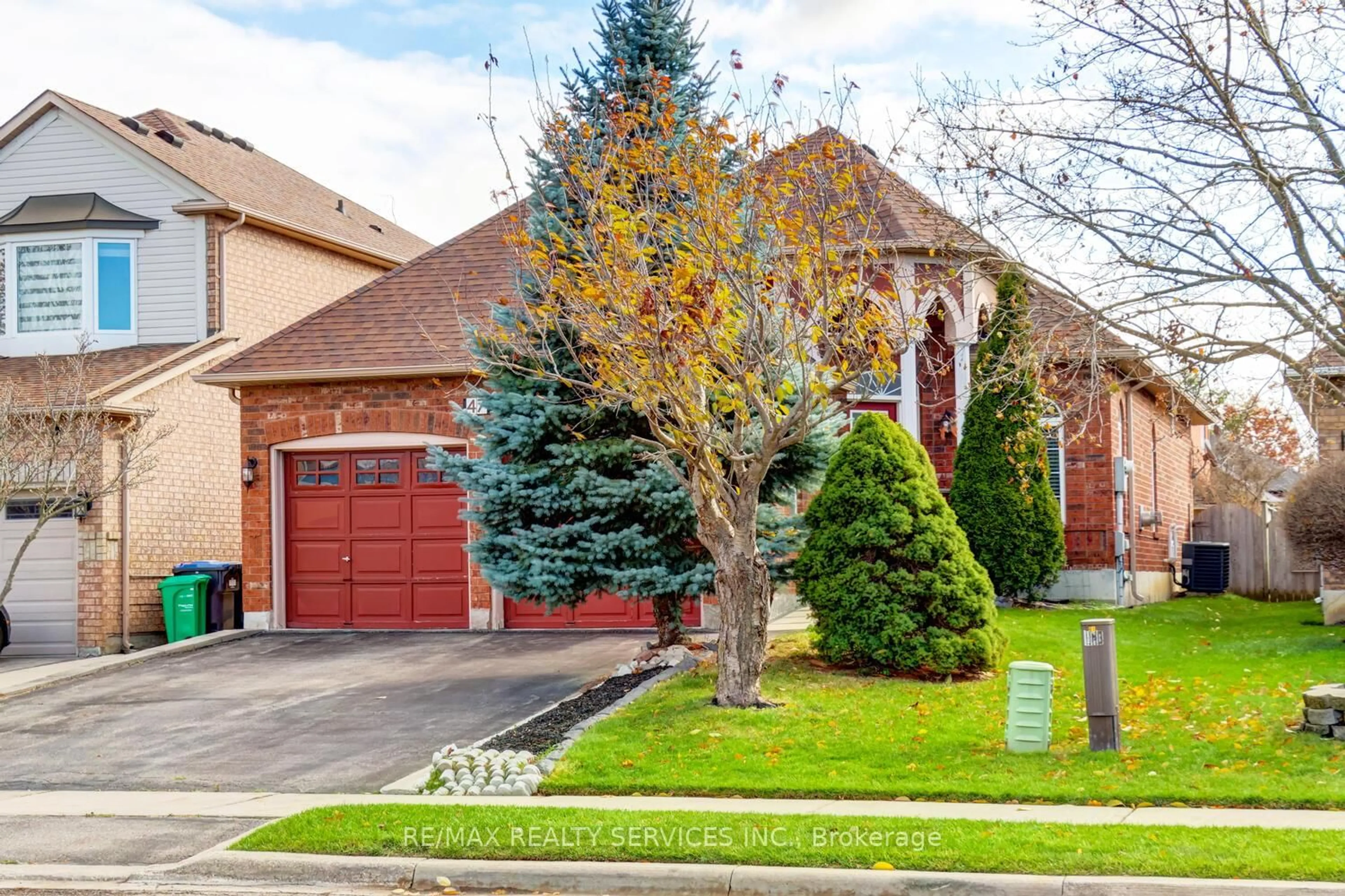 Home with brick exterior material, street for 47 Collingwood Ave, Brampton Ontario L7A 1L7