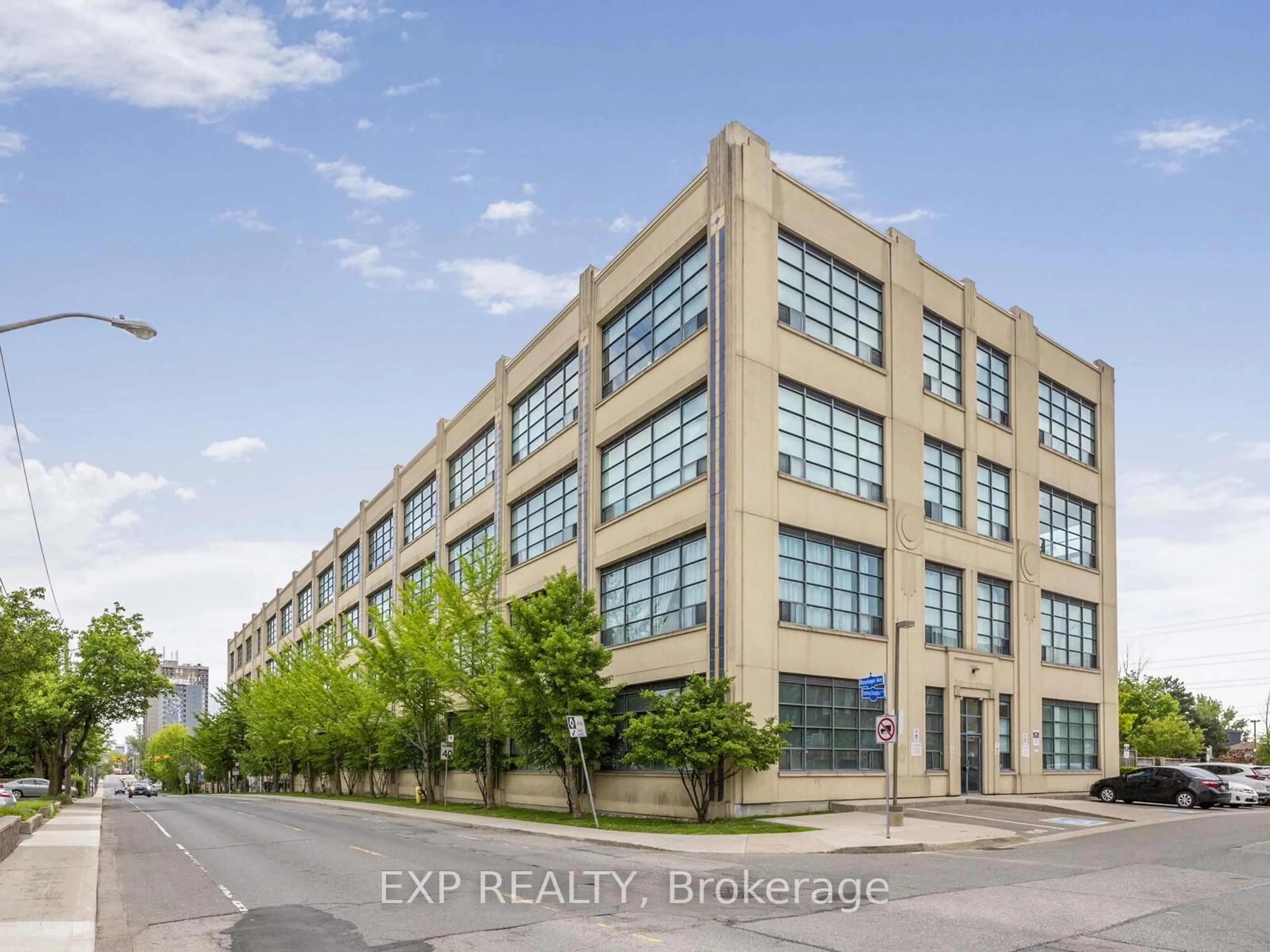 Unknown for 1001 Roselawn Ave #411, Toronto Ontario M6B 4M4