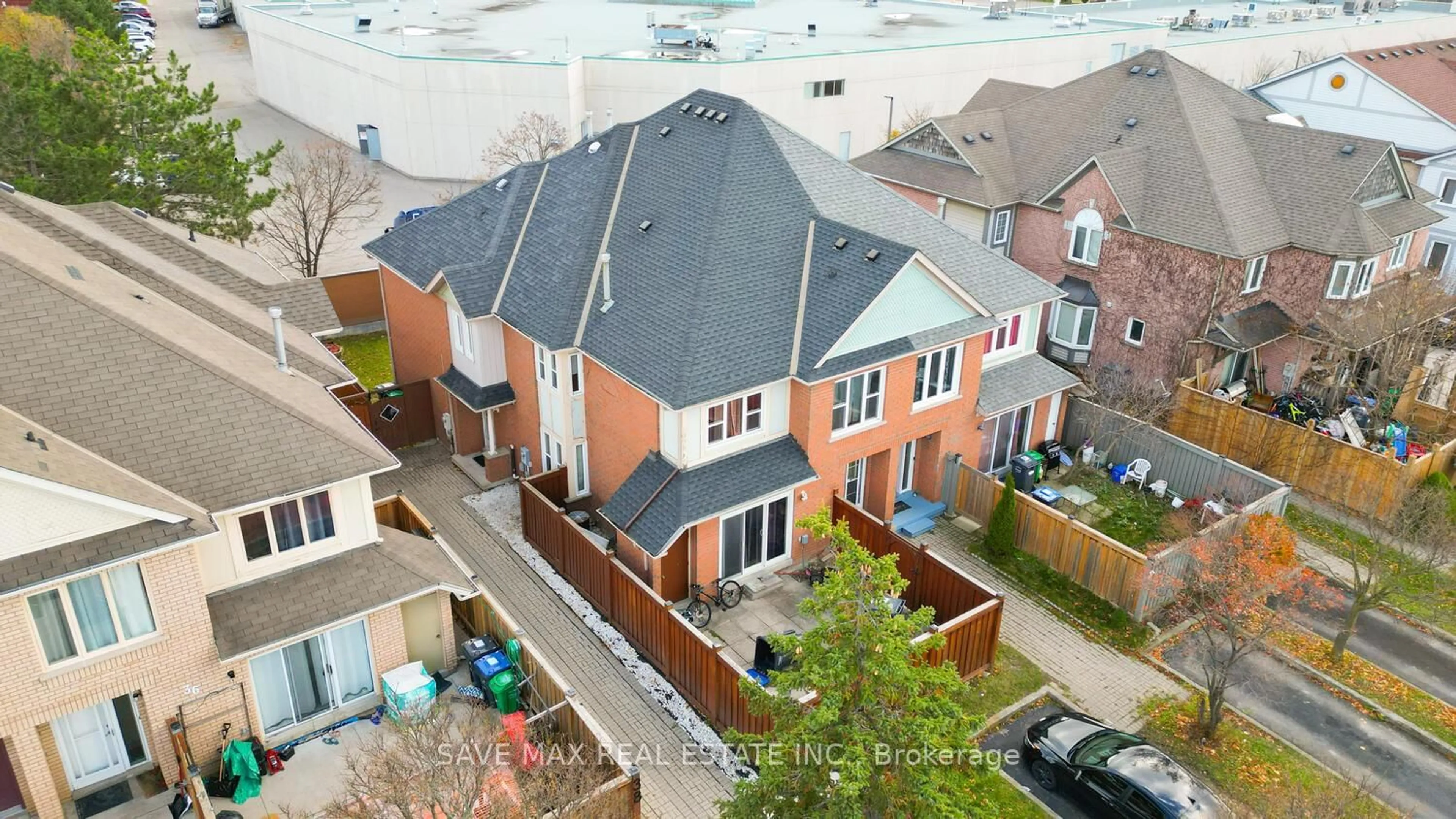 A pic from outside/outdoor area/front of a property/back of a property/a pic from drone, city buildings view from balcony for 40 Blue Spruce St, Brampton Ontario L6R 1C5