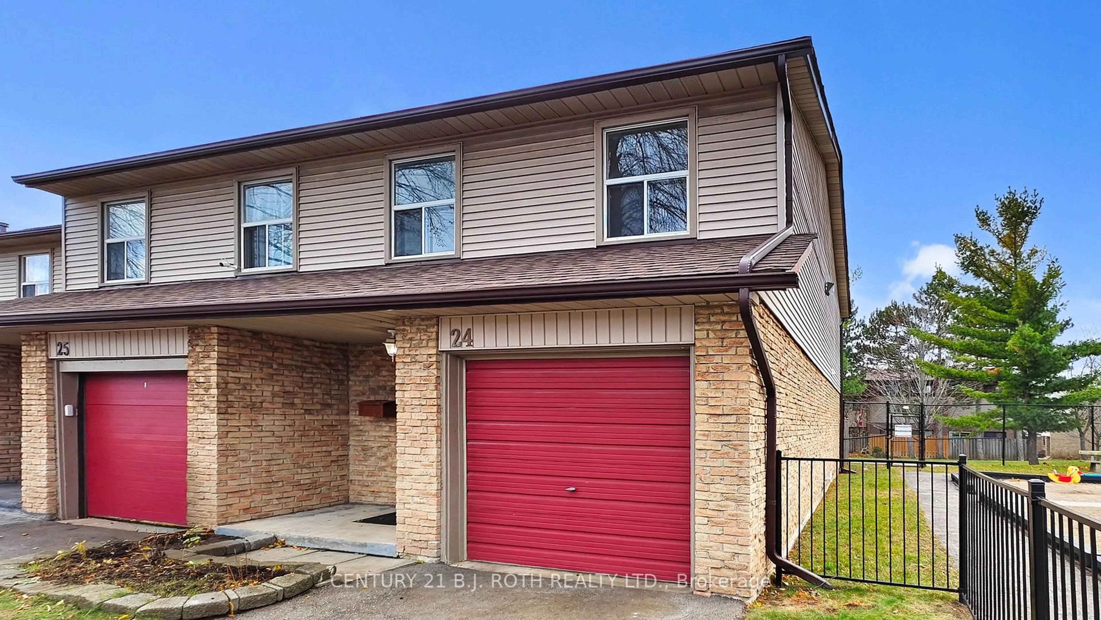 Home with brick exterior material, street for 6100 Montevideo Rd #24, Mississauga Ontario L5N 2N8