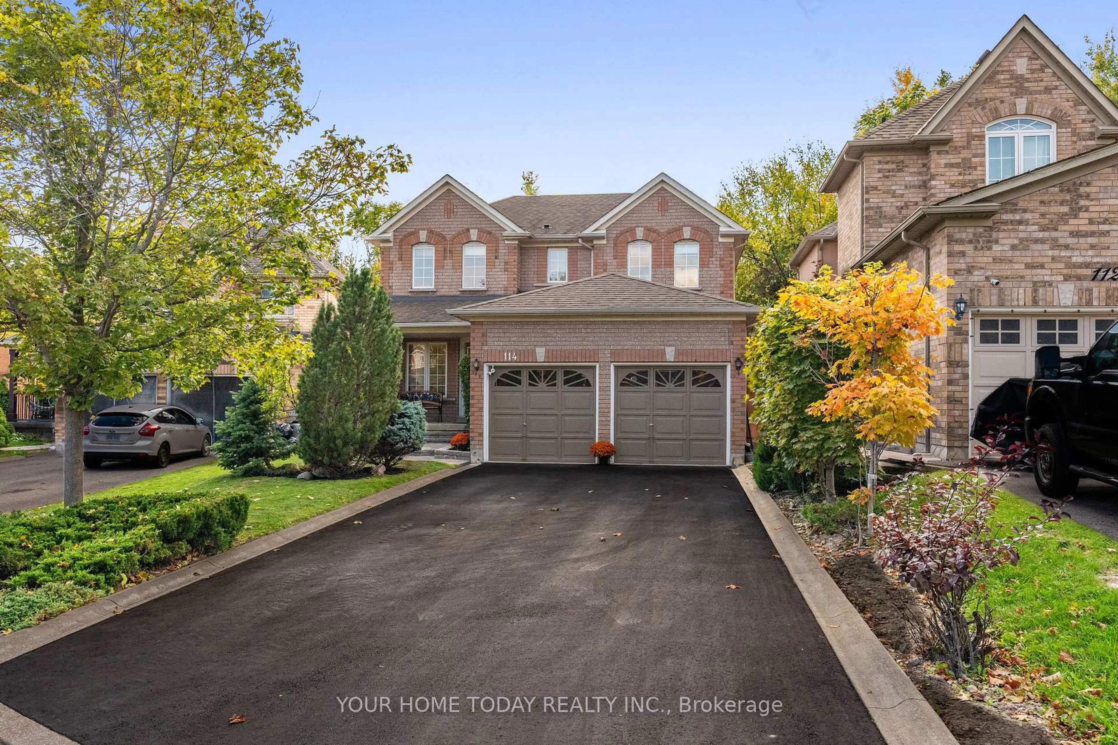 Home with brick exterior material, street for 114 Russell St, Halton Hills Ontario L7G 5Z1