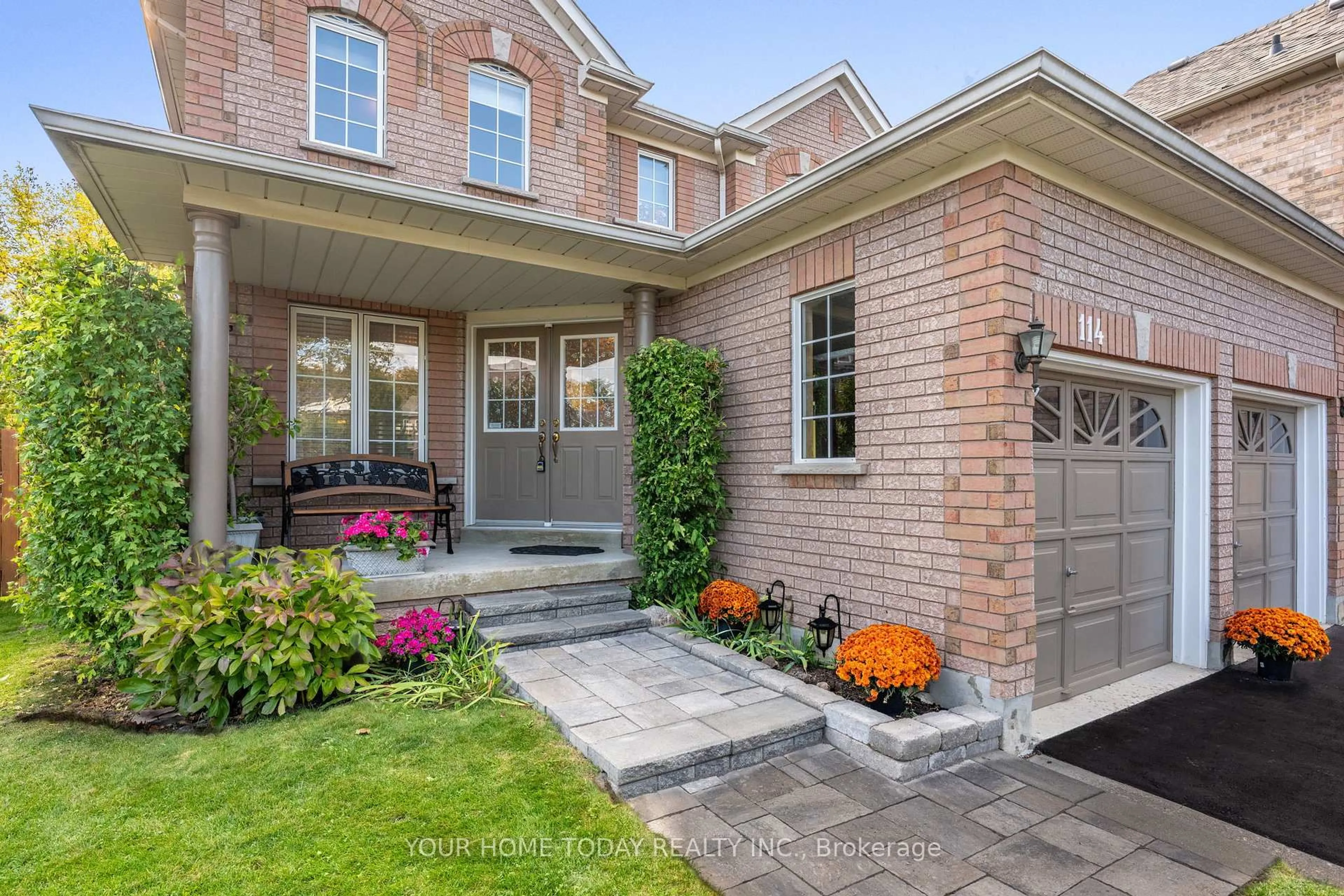 Home with brick exterior material, street for 114 Russell St, Halton Hills Ontario L7G 5Z1