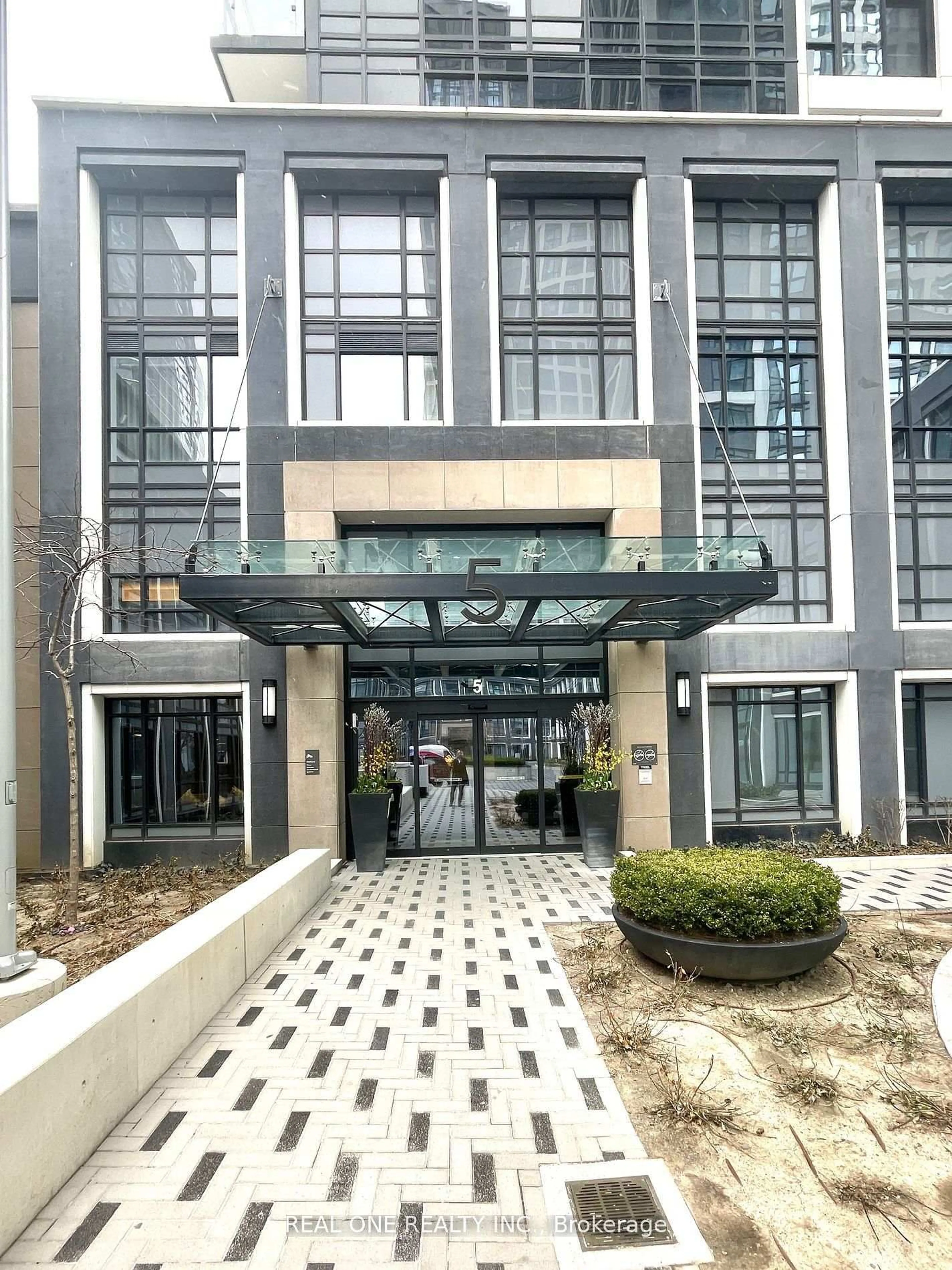 Indoor foyer for 5 Mabelle Ave #733, Toronto Ontario M9A 0C8