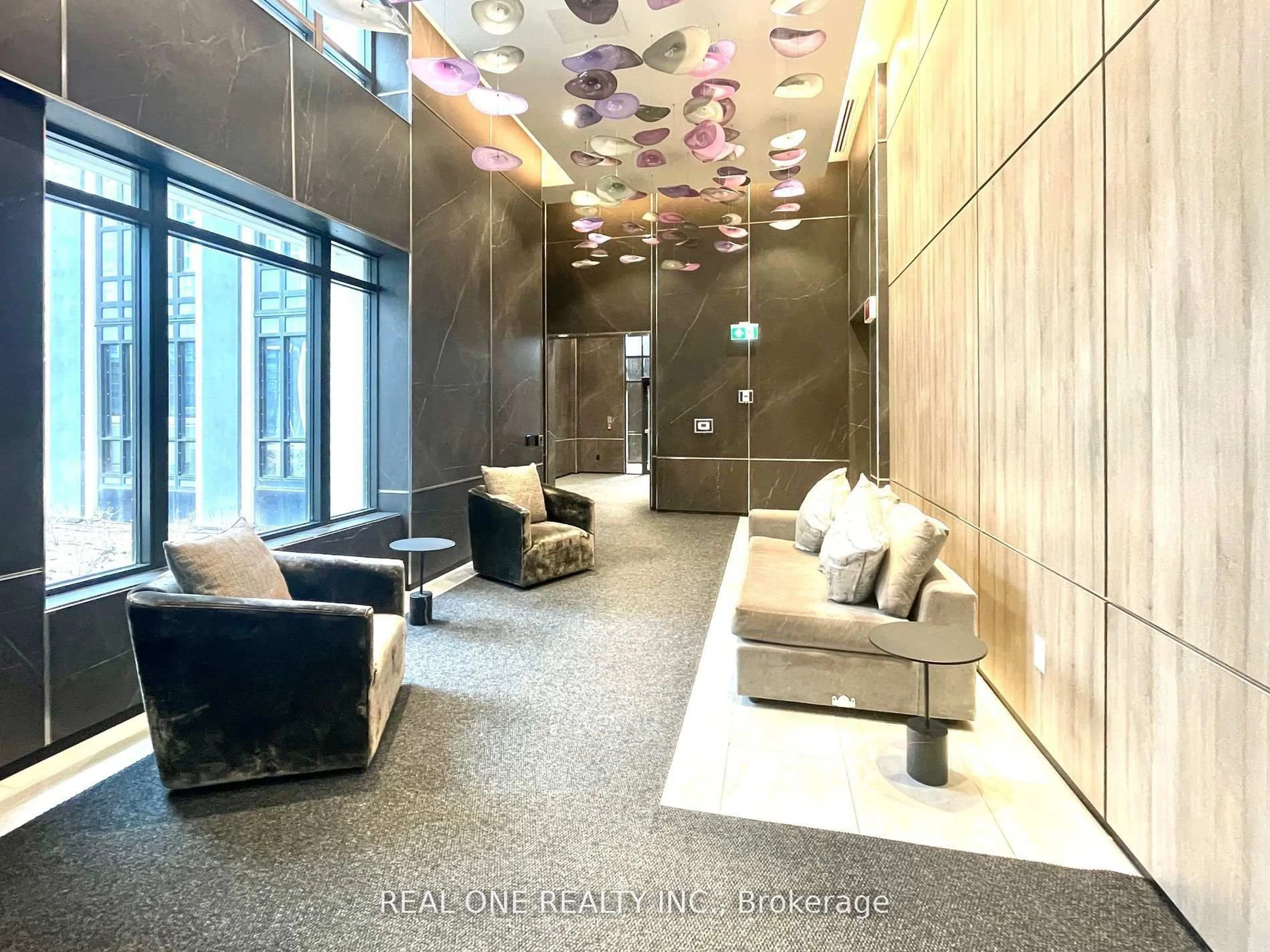 Indoor foyer for 5 Mabelle Ave #733, Toronto Ontario M9A 0C8