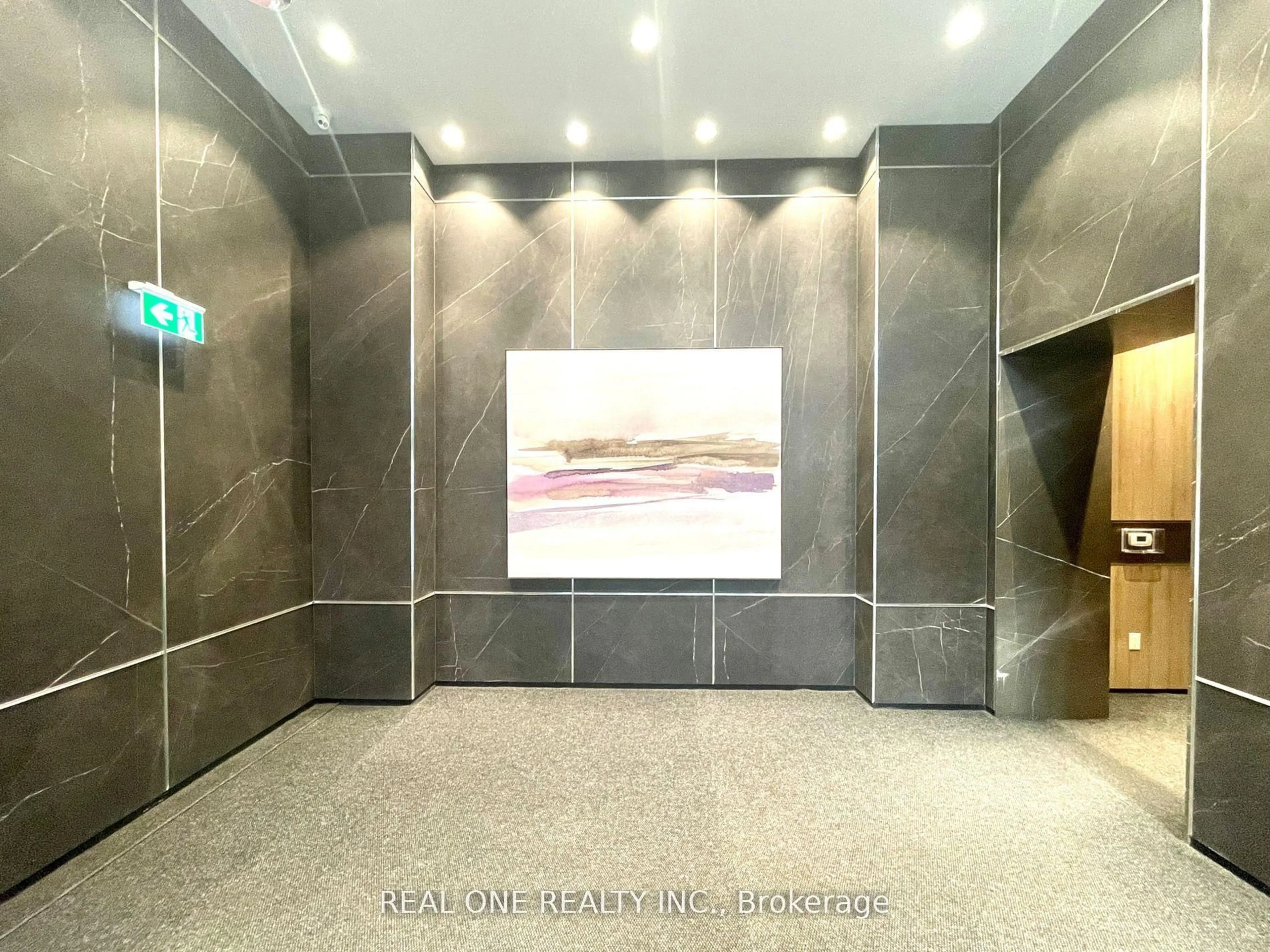 Indoor foyer for 5 Mabelle Ave #733, Toronto Ontario M9A 0C8