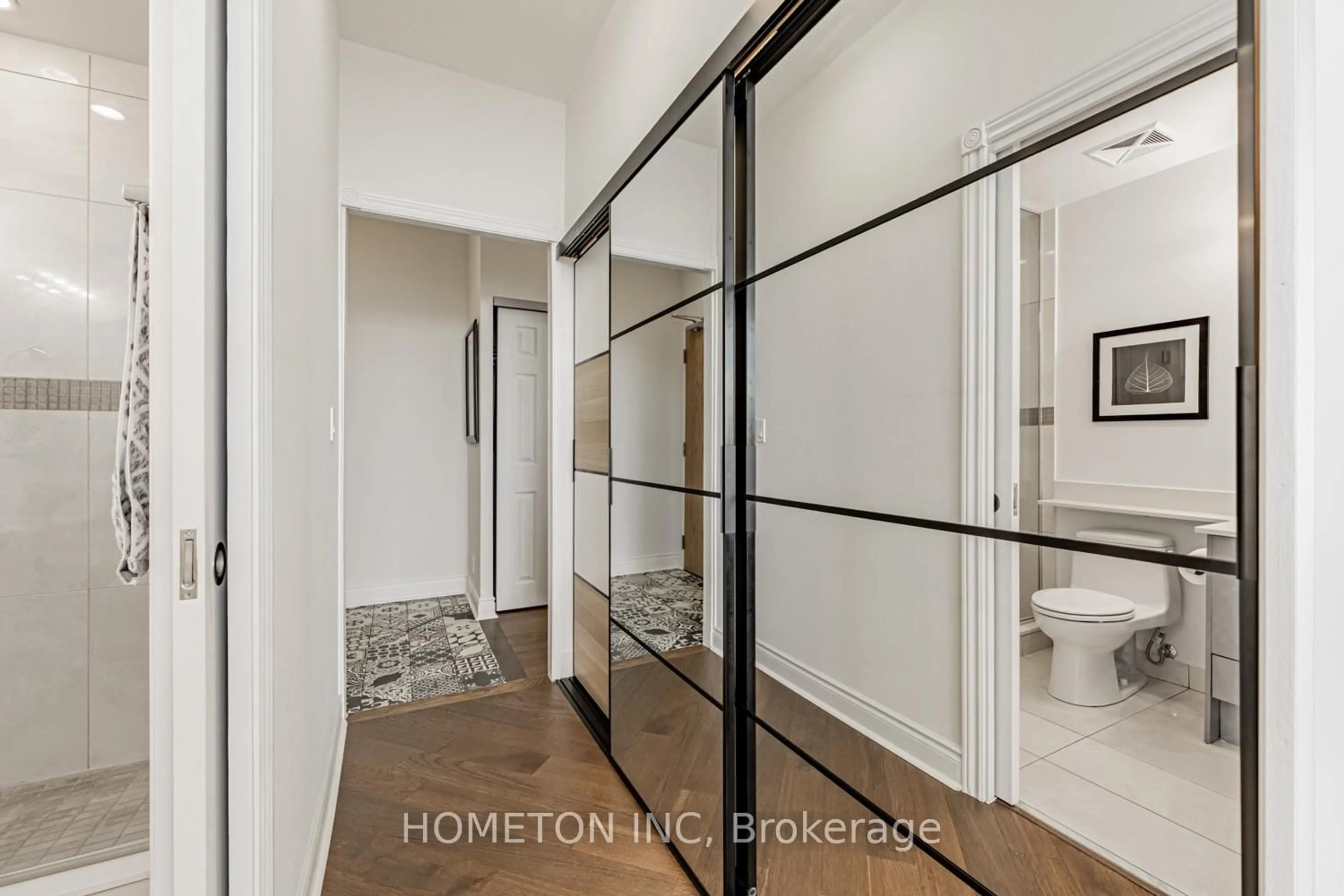 Indoor entryway for 1910 Lake Shore Blvd #PH07, Toronto Ontario M6S 1A2