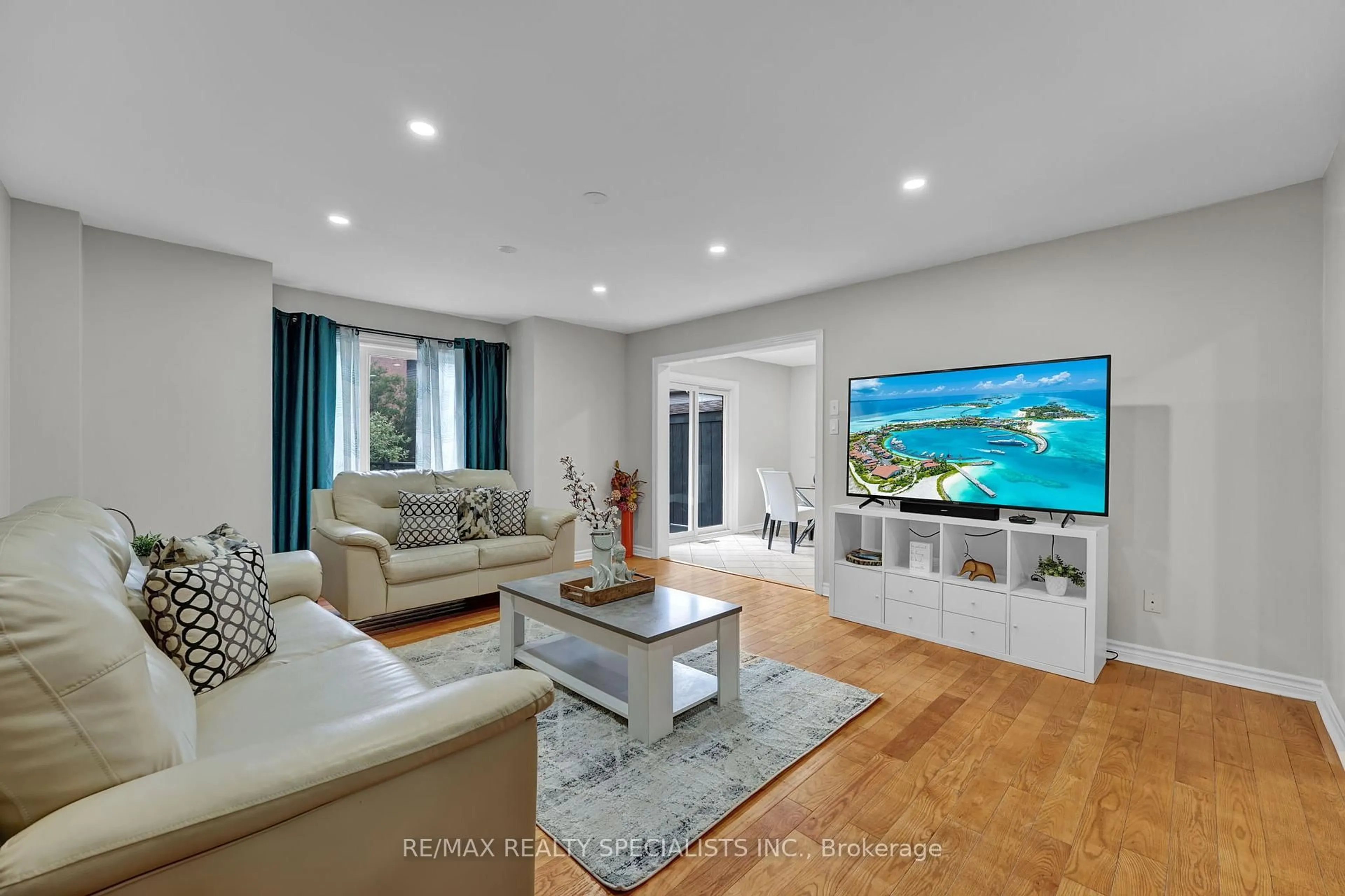 Home theater for 136 Clover Bloom Rd, Brampton Ontario L6R 1S6