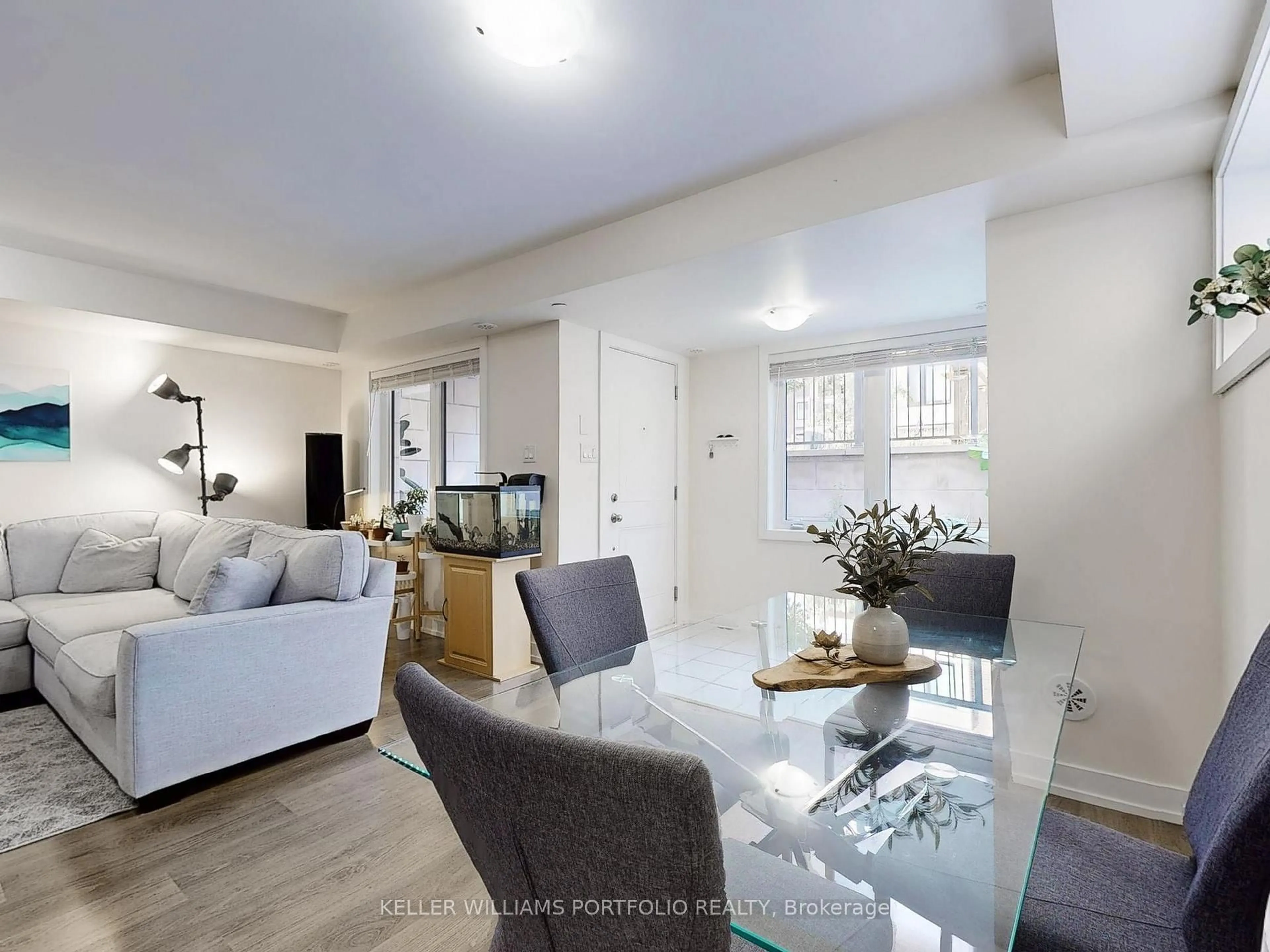 Unknown for 252 Royal York Rd #212, Toronto Ontario M8V 1Y8