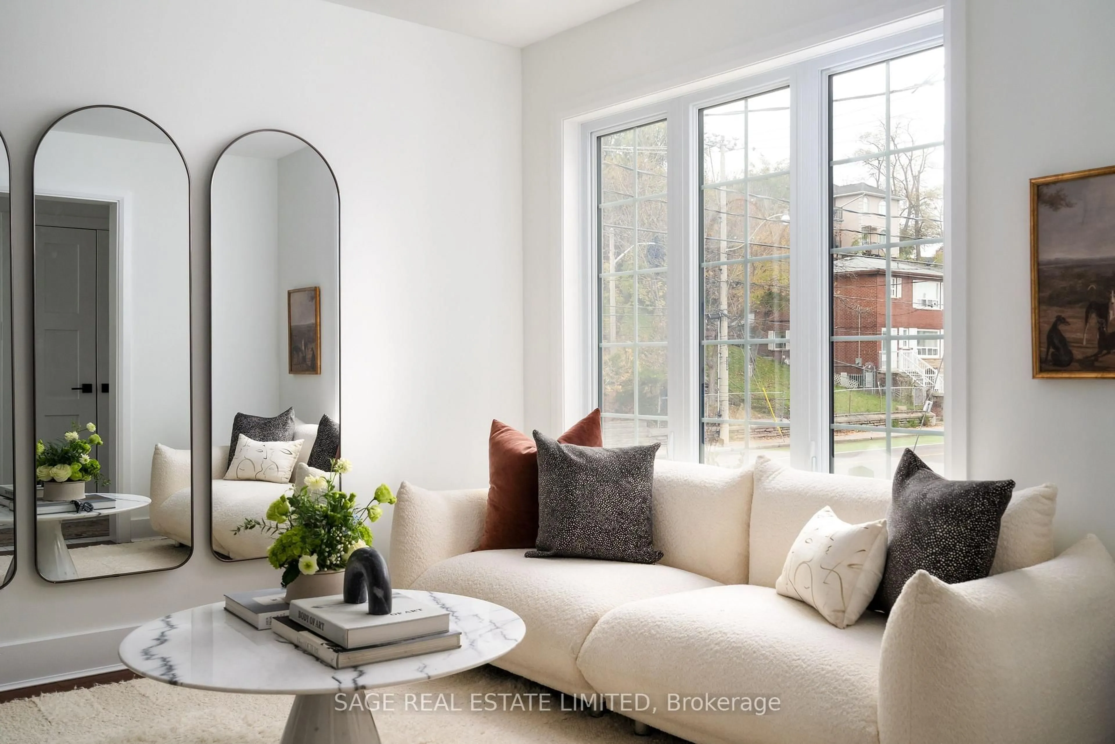 Living room with furniture, unknown for 124 Lightbourn Ave, Toronto Ontario M6H 4G6