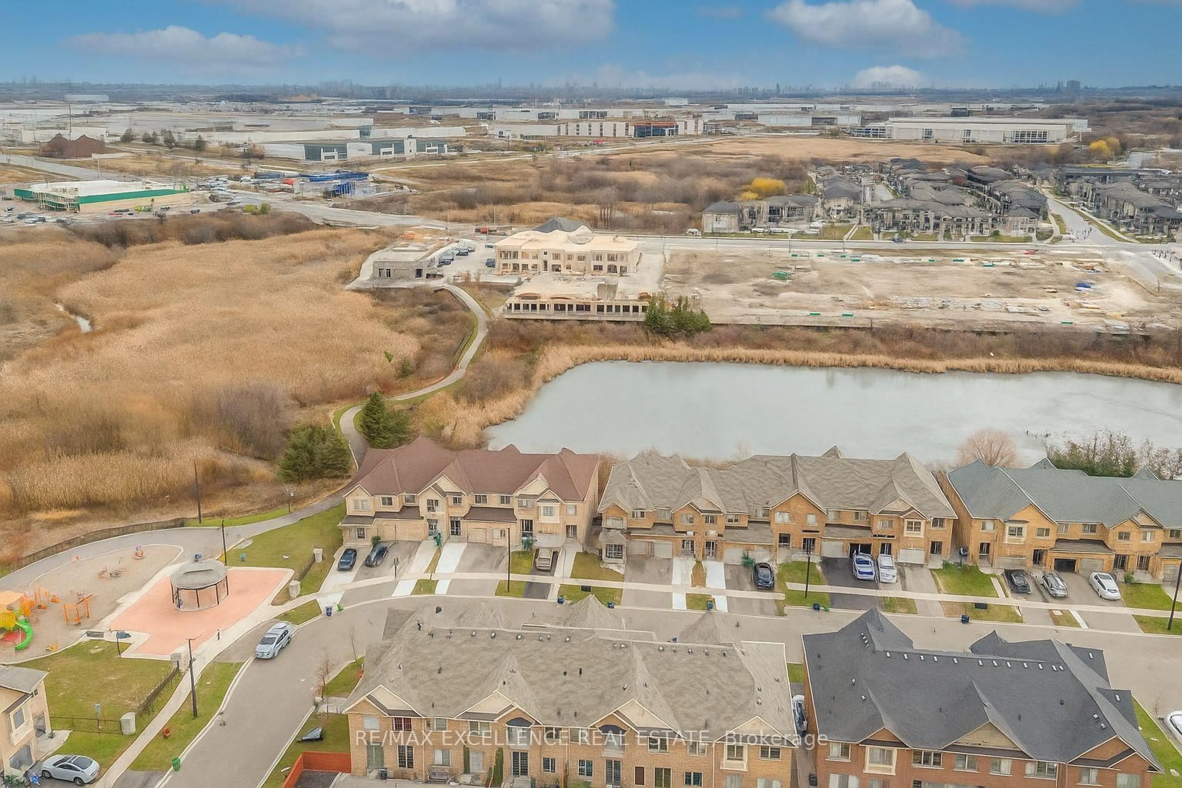 A pic from outside/outdoor area/front of a property/back of a property/a pic from drone, unknown for 38 Davenfield Circ, Brampton Ontario L6P 4M2