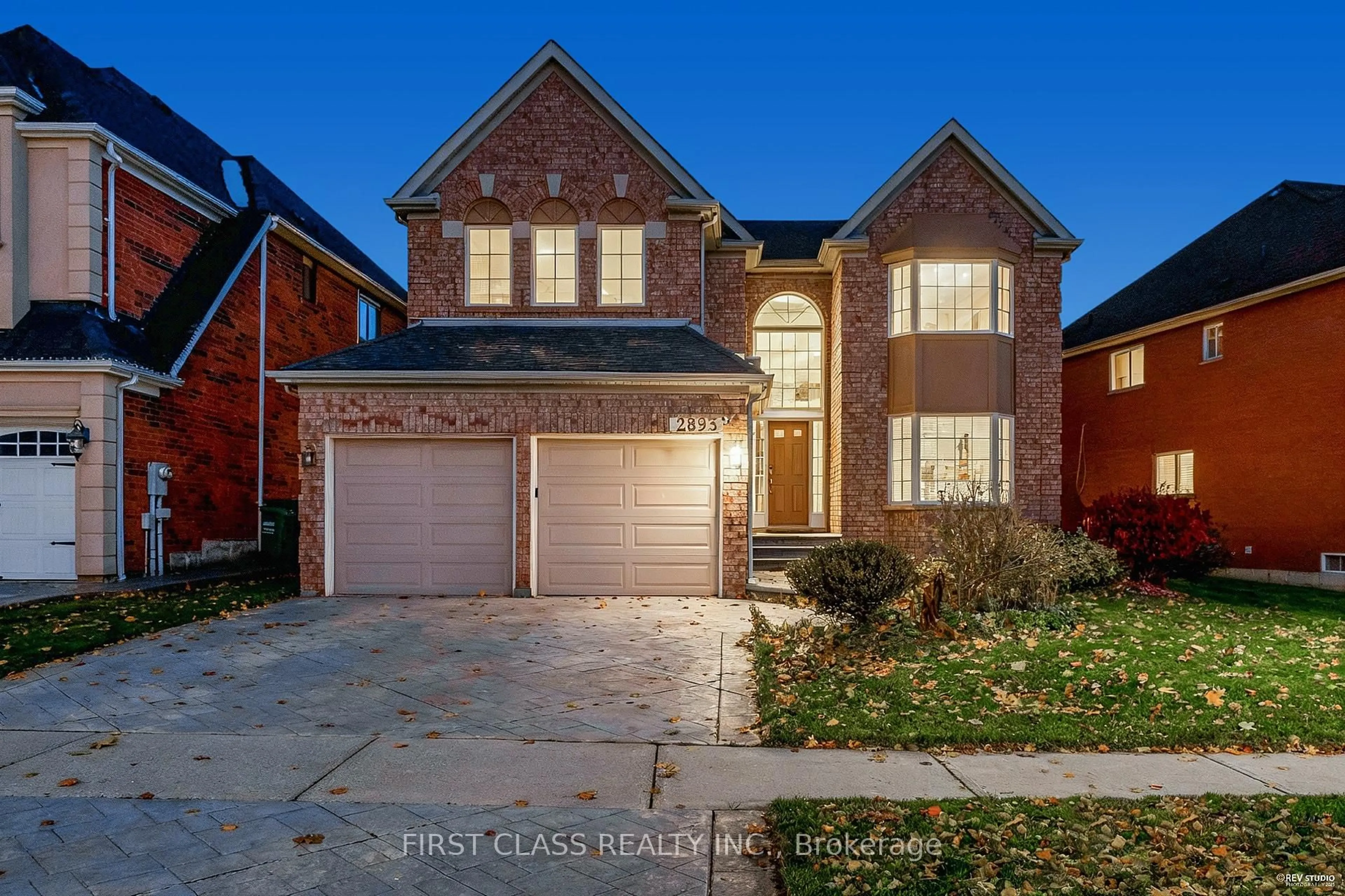 Home with brick exterior material, street for 2893 Peacock Dr, Mississauga Ontario L5M 5S2