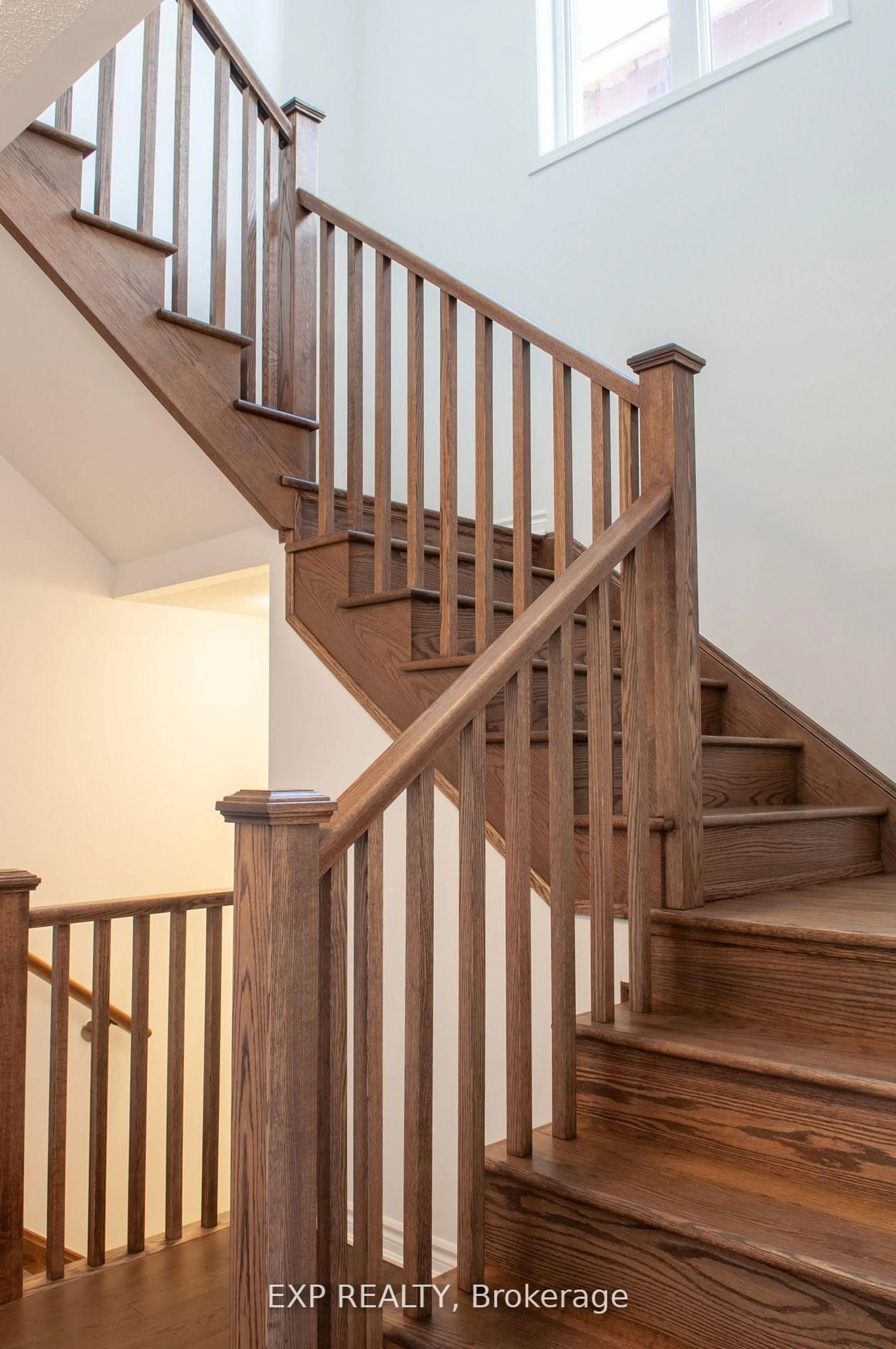 Stairs for 1246 Muskoka Hts, Milton Ontario L9E 1Y6