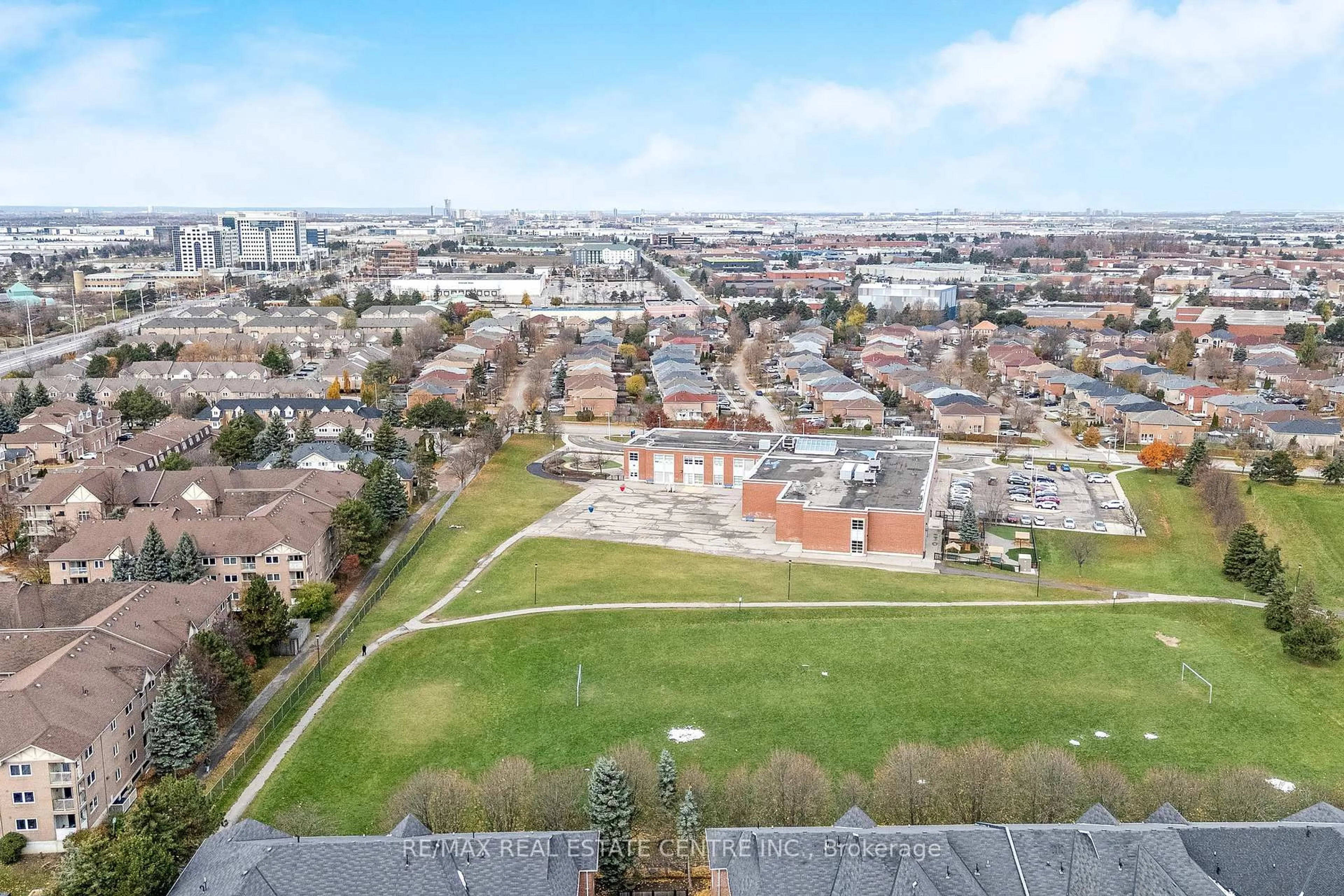 A pic from outside/outdoor area/front of a property/back of a property/a pic from drone, city buildings view from balcony for 35 Trailwood Dr #2216, Mississauga Ontario L4Z 3L6