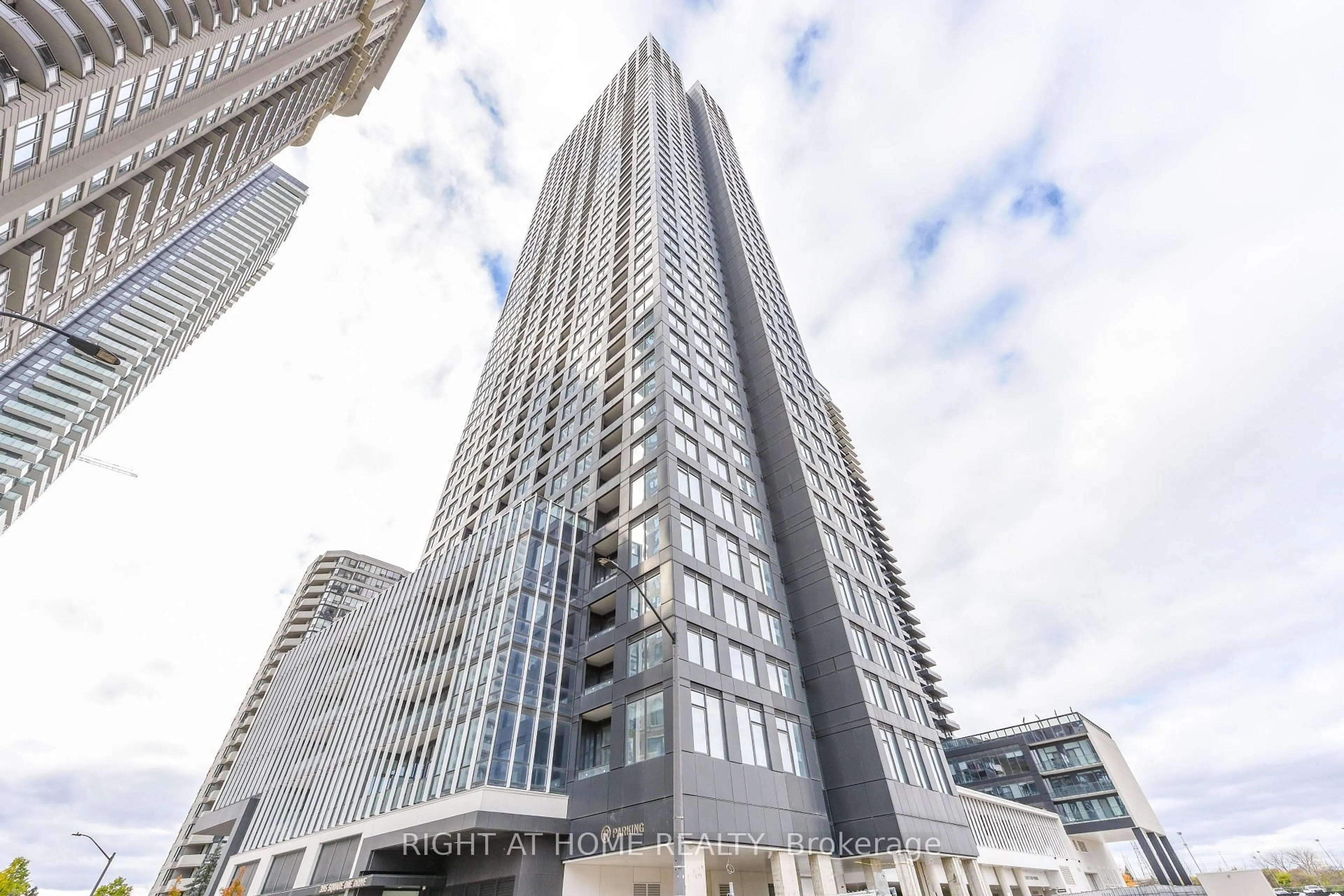 Indoor foyer for 395 Square One Dr #1405, Mississauga Ontario L5B 0C6