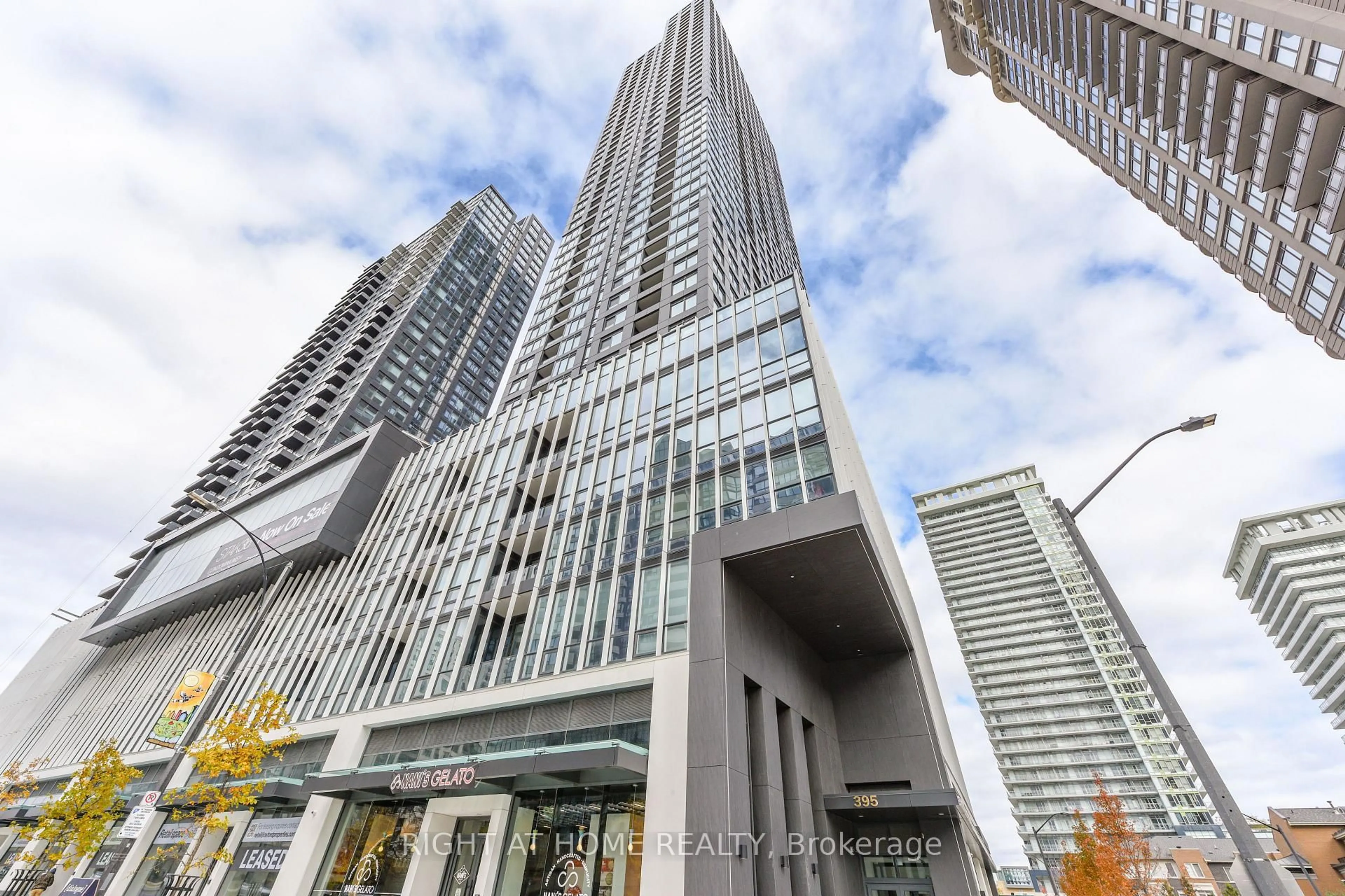 Indoor foyer for 395 Square One Dr #1405, Mississauga Ontario L5B 0C6