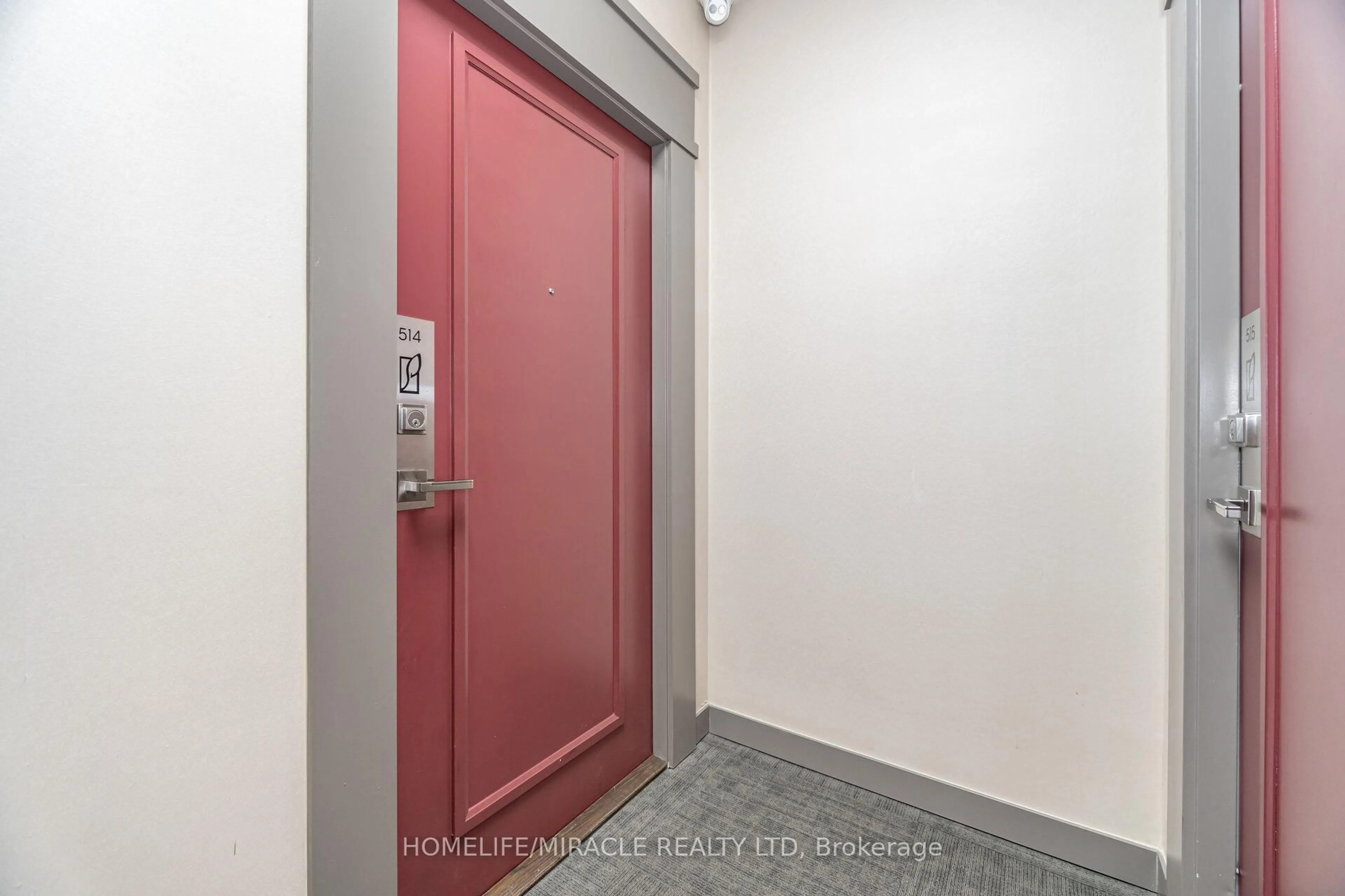 Indoor foyer for 4055 Parkside Village Dr #514, Mississauga Ontario L5B 0K8