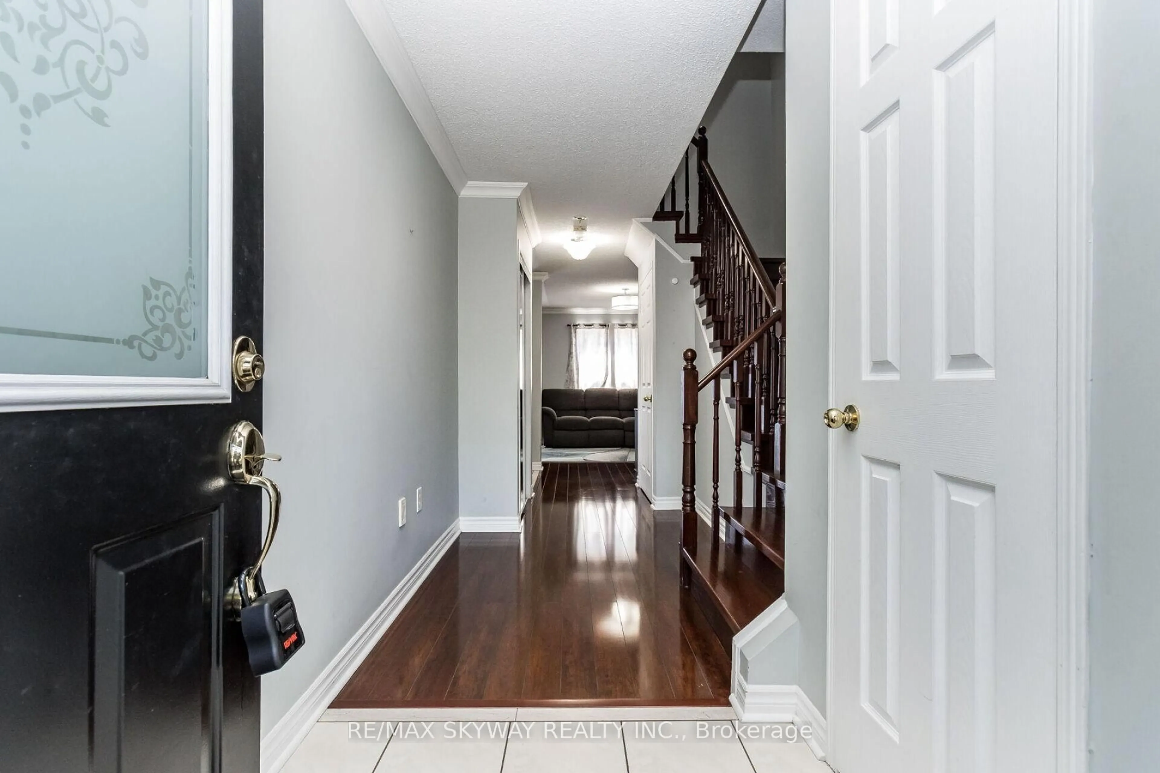 Indoor entryway for 9 Weatherell Dr, Brampton Ontario L7A 1Y7