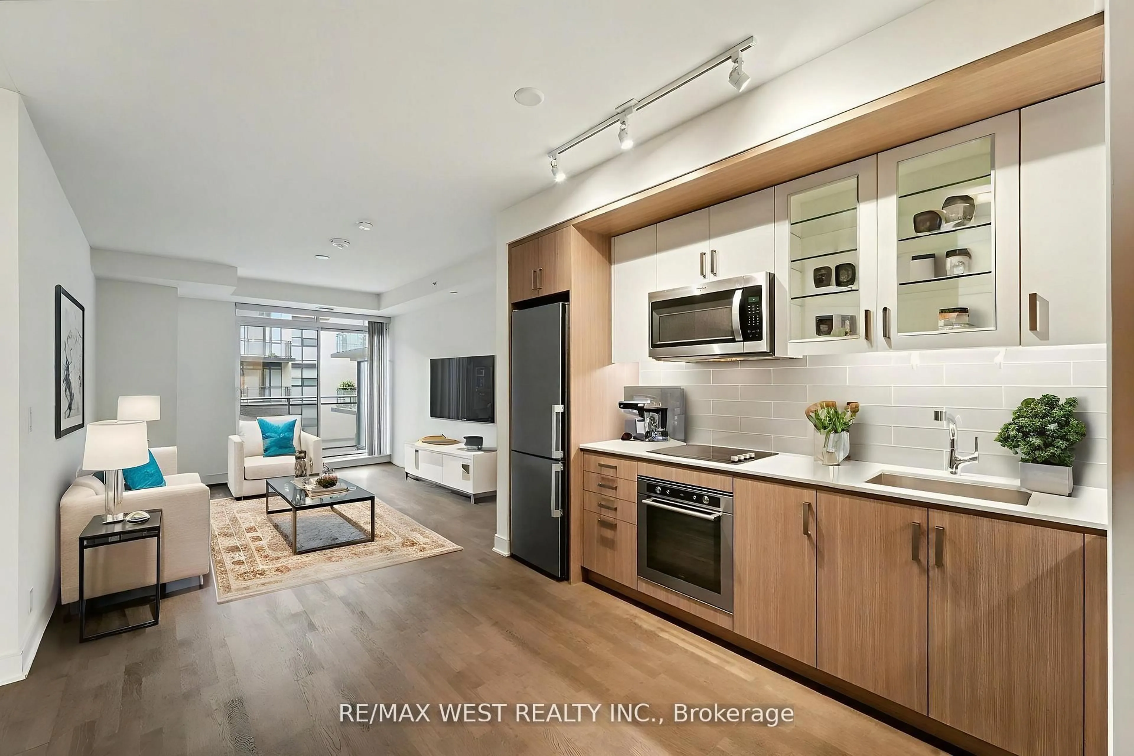 Open concept kitchen, unknown for 1575 Lakeshore Rd #357, Mississauga Ontario L5J 0B1