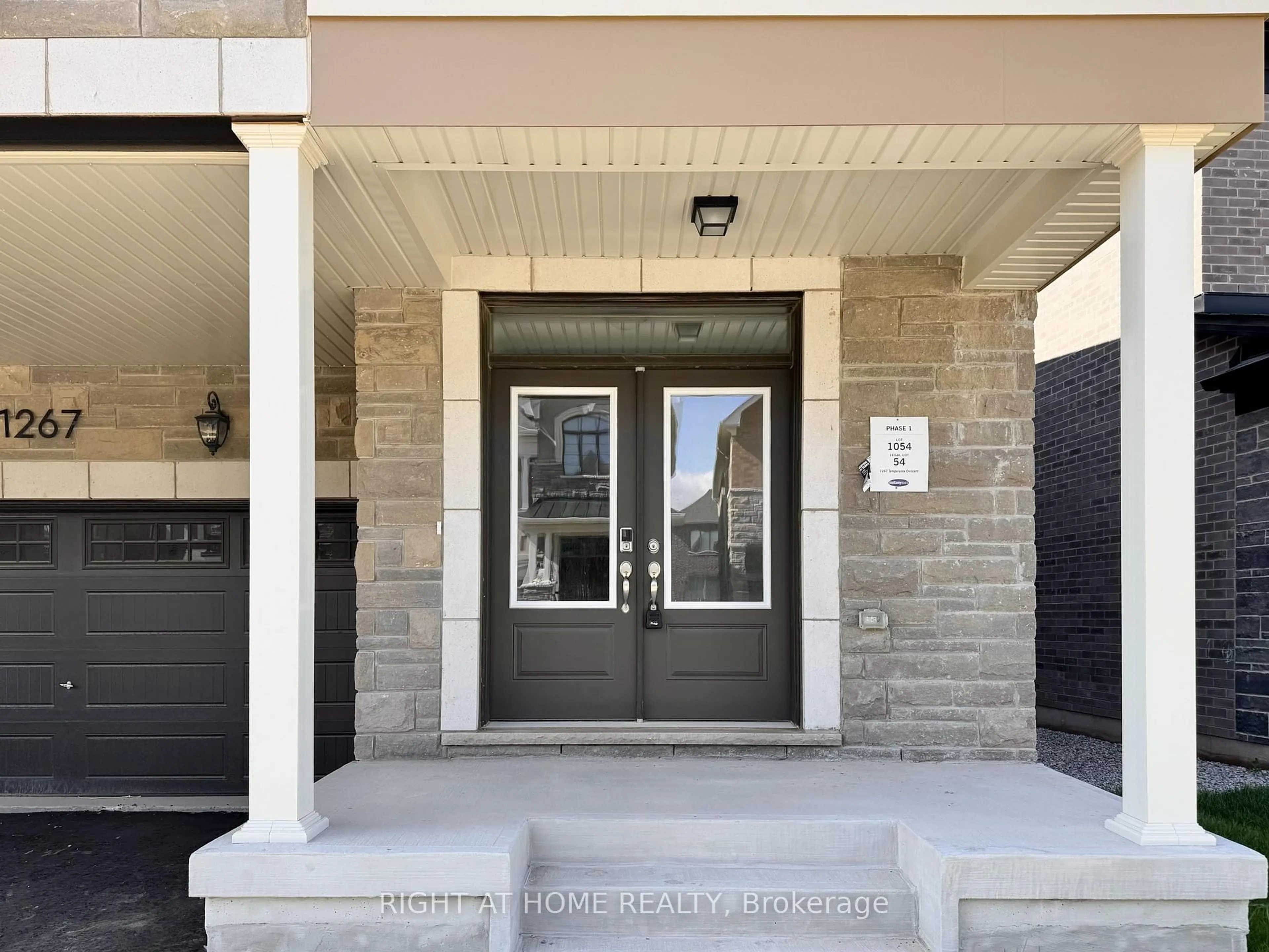 Indoor entryway for 1267 Temperance Cres, Milton Ontario L9T 6J2