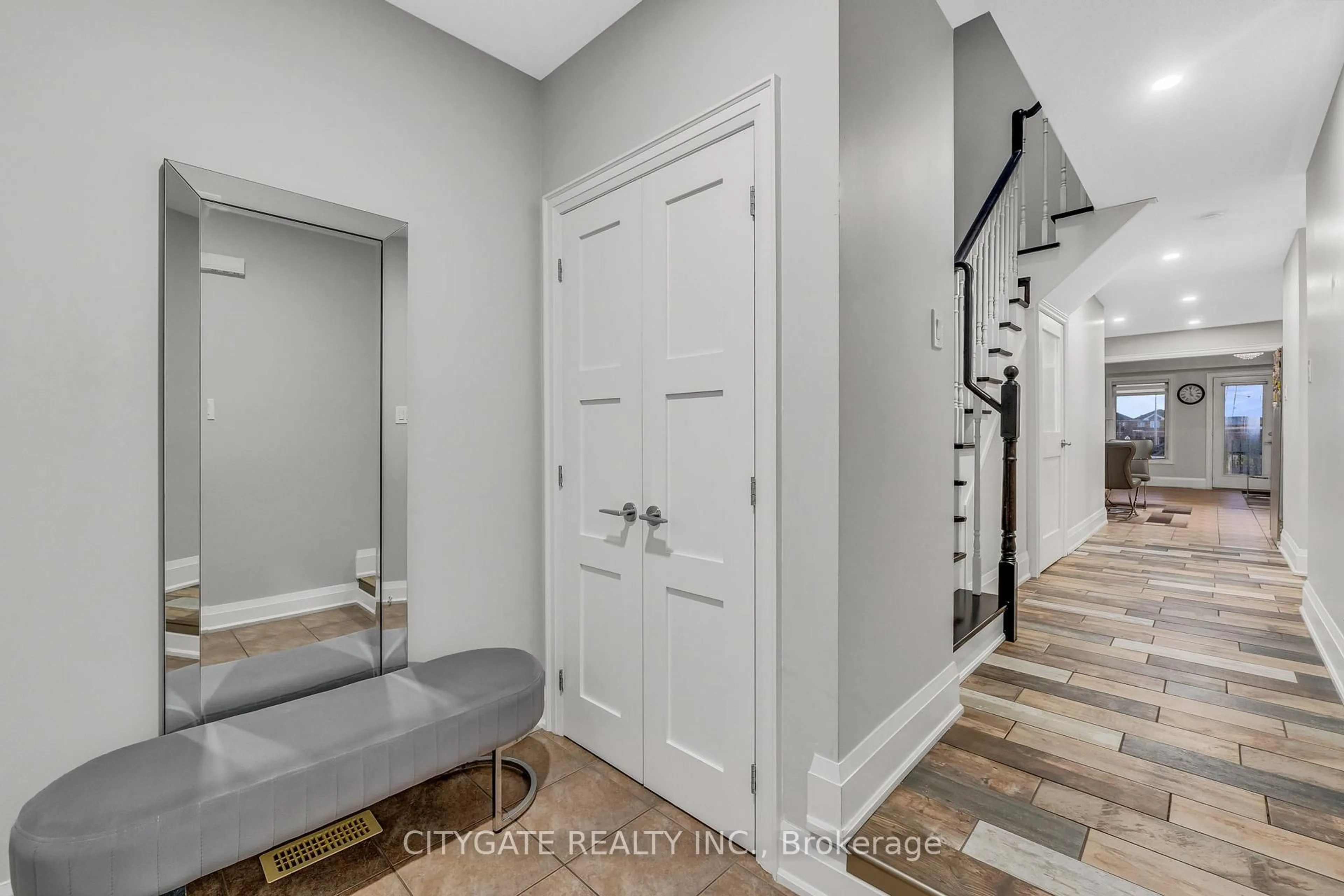 Indoor entryway for 151 Spicebush Terr, Brampton Ontario L6X 0K6