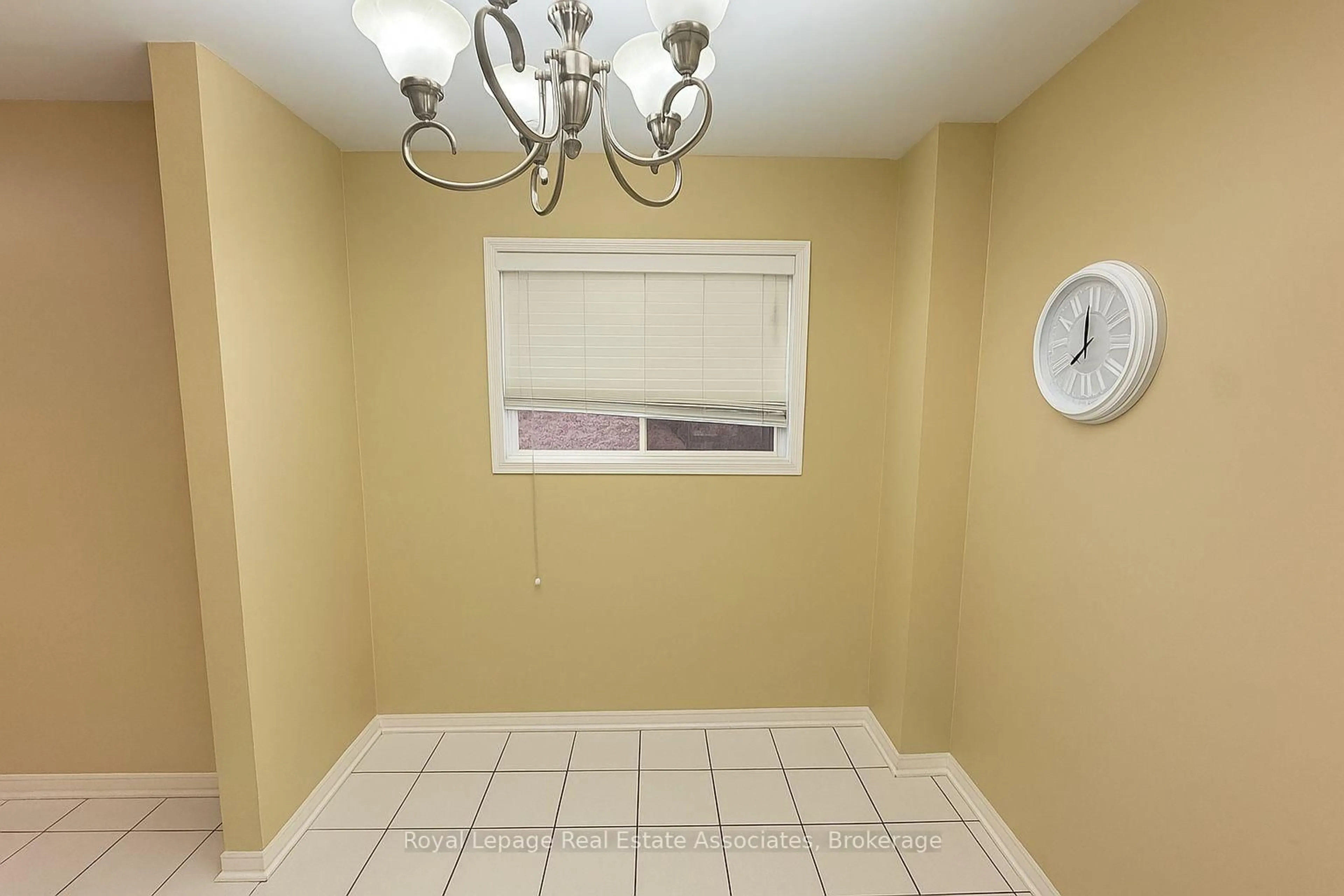 A pic of a room for 7156 Sandhurst Dr, Mississauga Ontario L5N 7H1