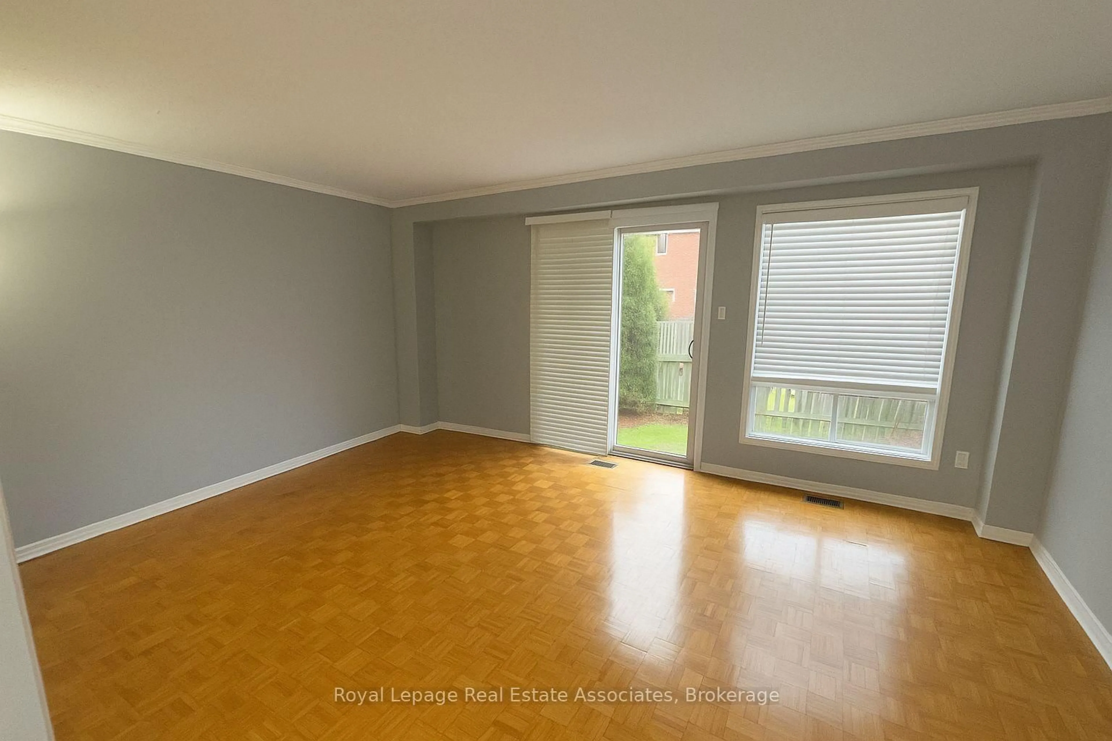 A pic of a room for 7156 Sandhurst Dr, Mississauga Ontario L5N 7H1