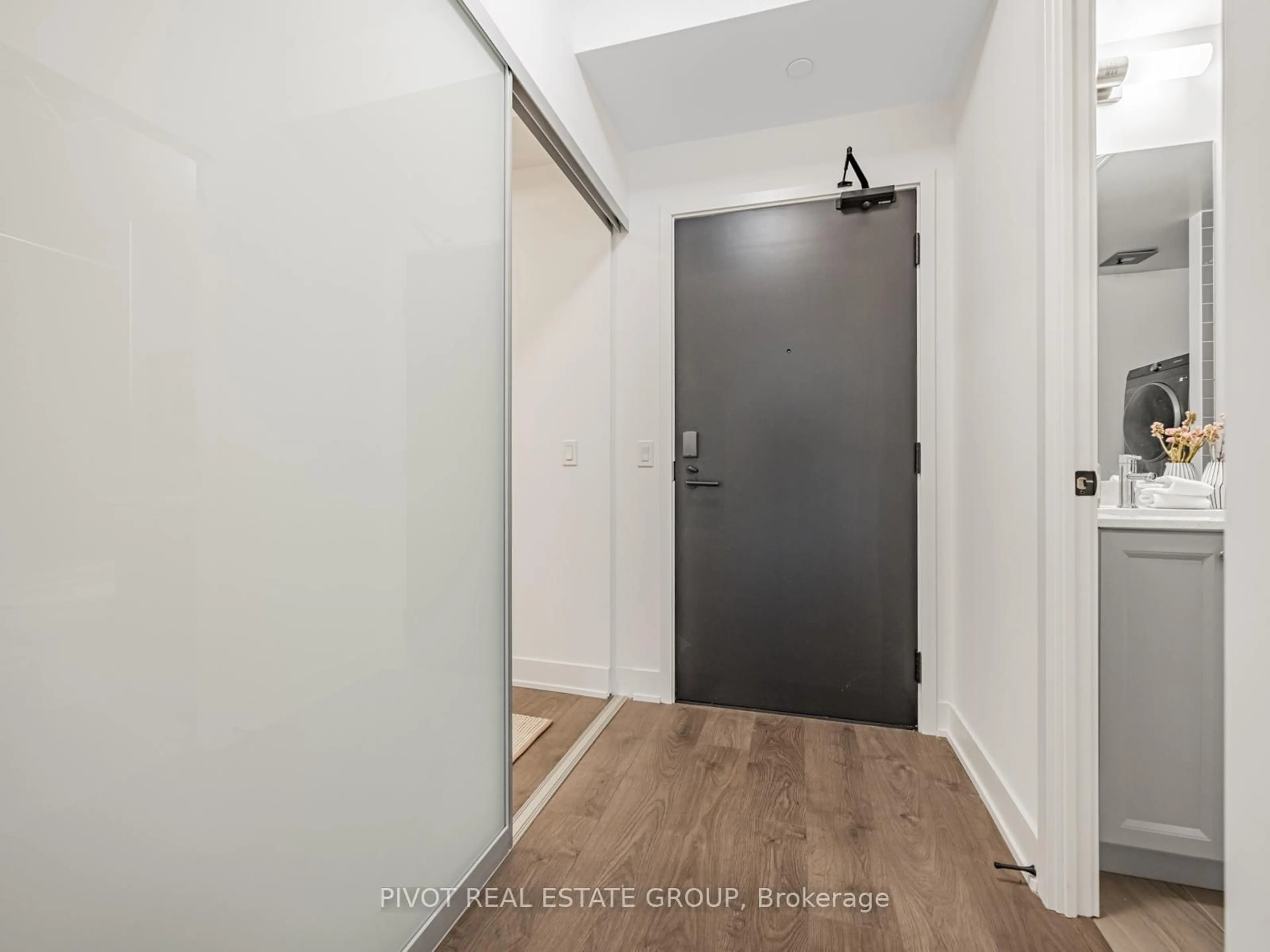 Indoor entryway for 2343 Khalsa Gate #232, Oakville Ontario L6M 0X7