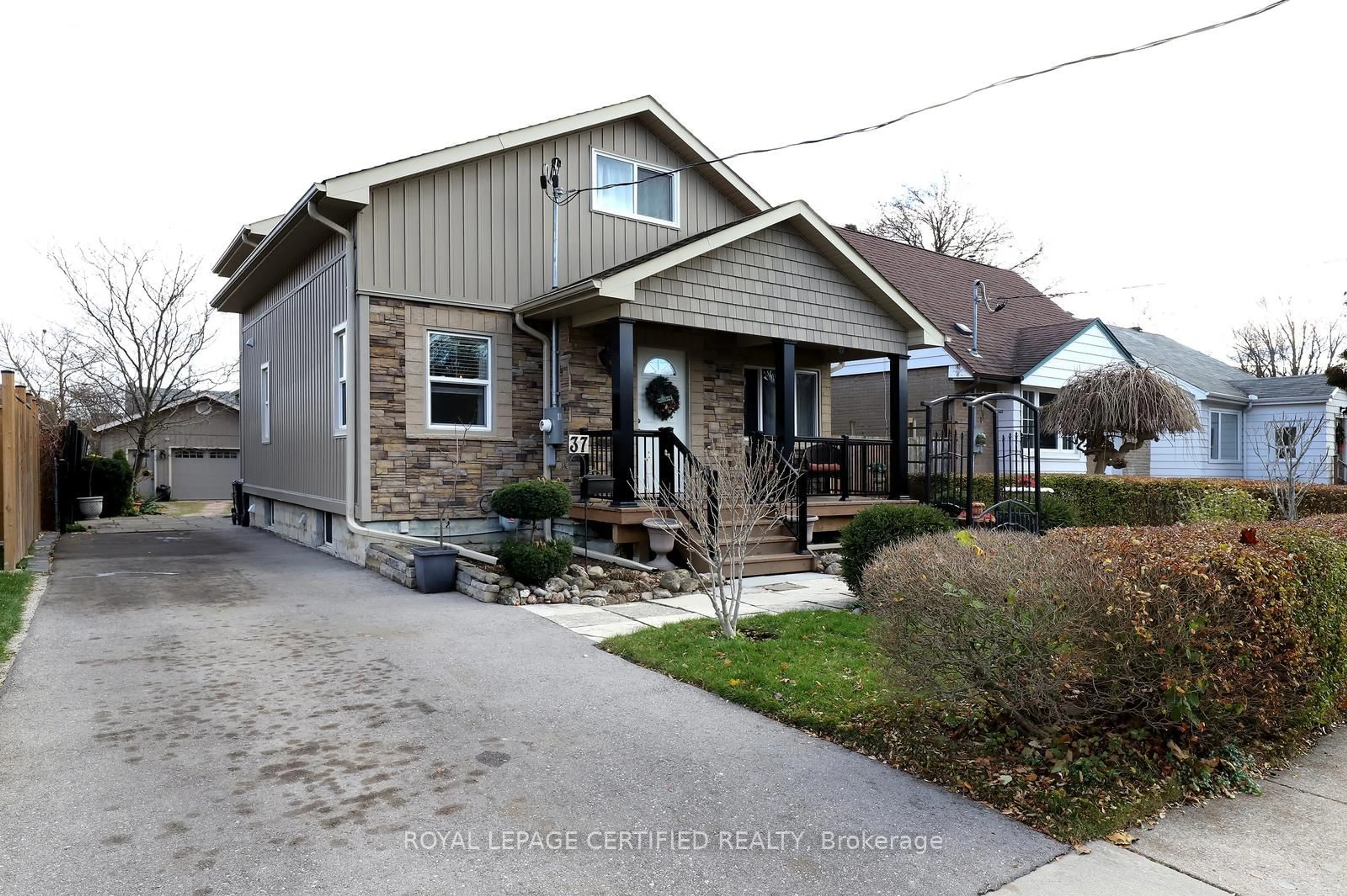 Home with brick exterior material, street for 37 Jessie St, Brampton Ontario L6Y 1L5