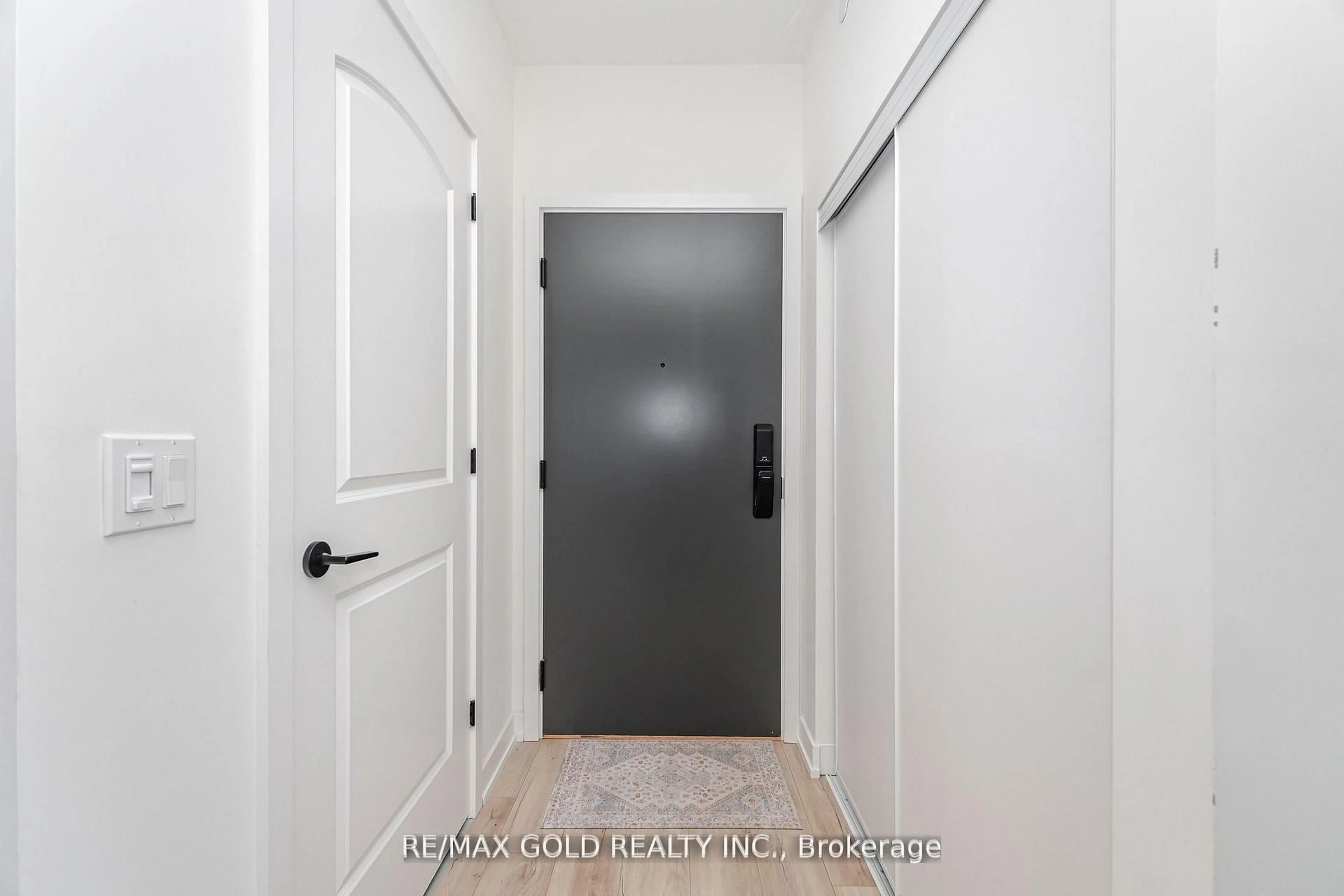 Indoor entryway for 345 Wheat Boom Dr #1104, Oakville Ontario L6H 7X4