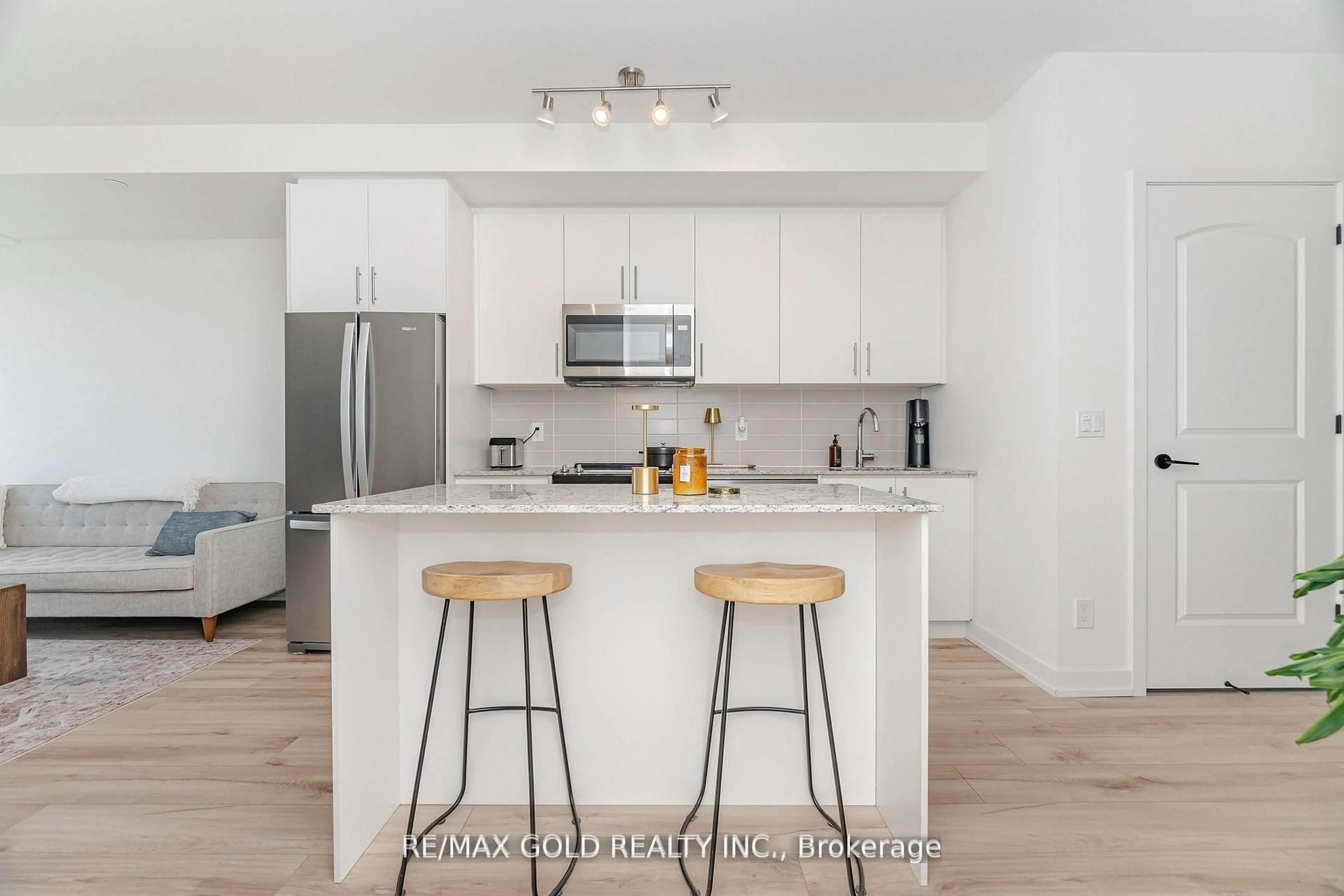 Open concept kitchen, unknown for 345 Wheat Boom Dr #1104, Oakville Ontario L6H 7X4