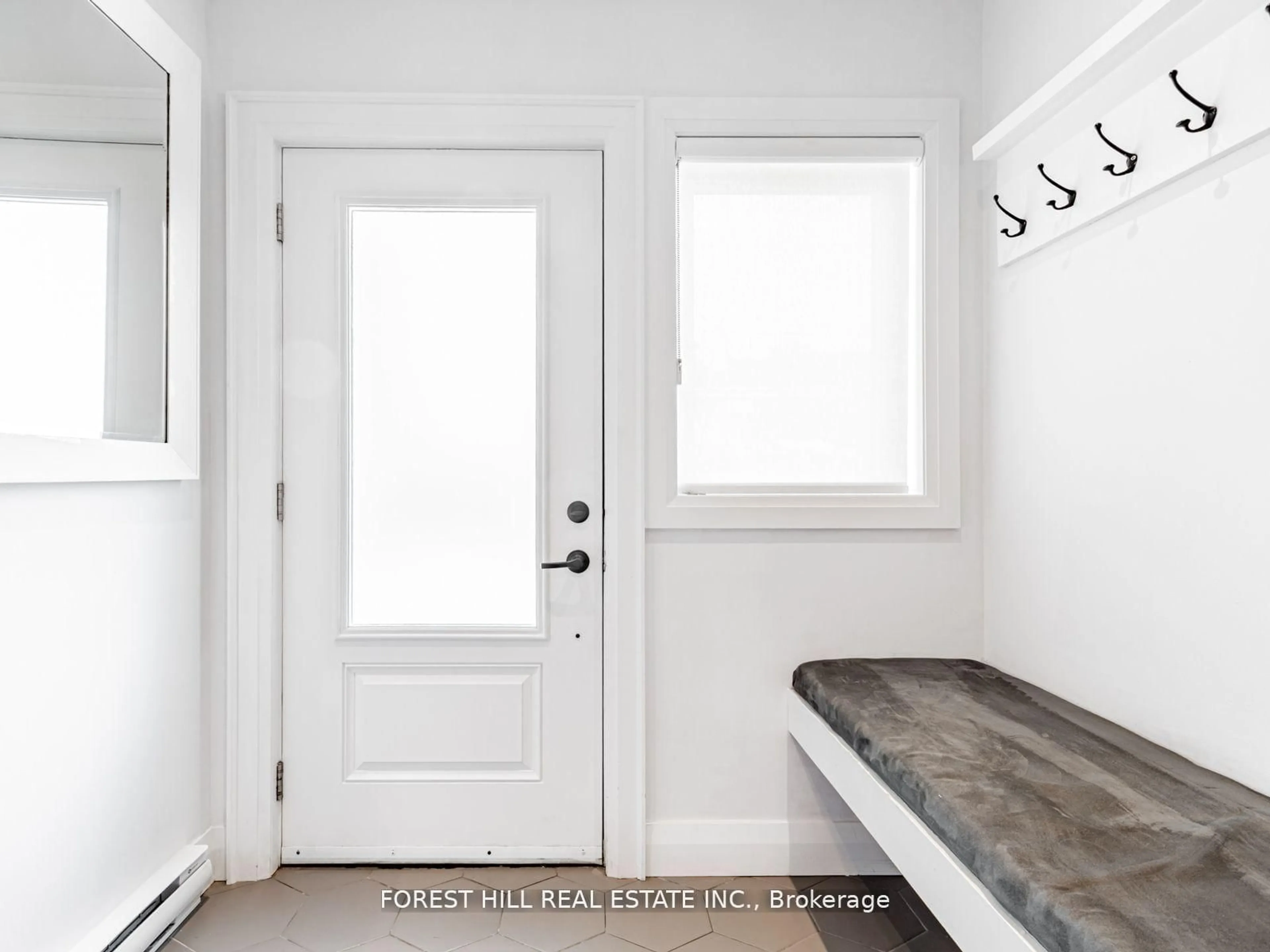 Indoor entryway for 123 Bowie Ave, Toronto Ontario M6E 2P8