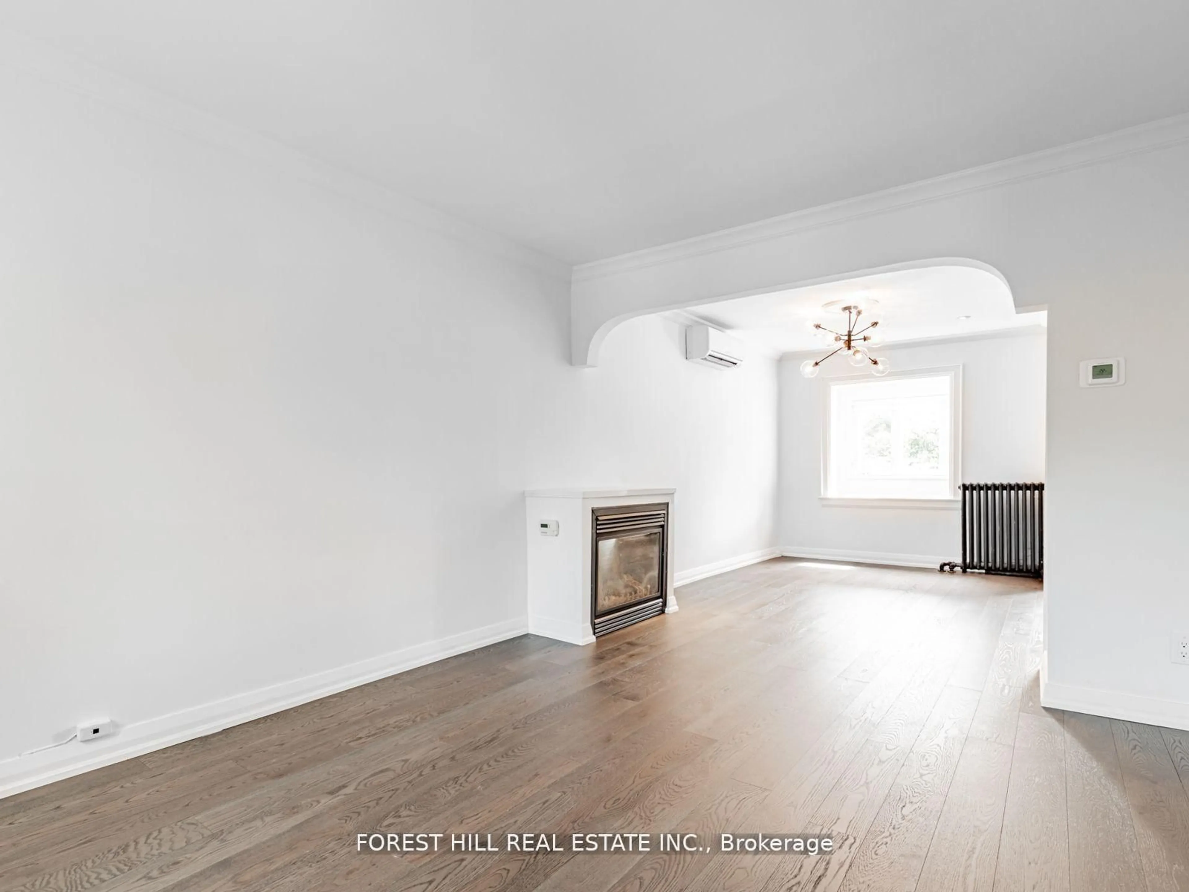 Living room with furniture, unknown for 123 Bowie Ave, Toronto Ontario M6E 2P8