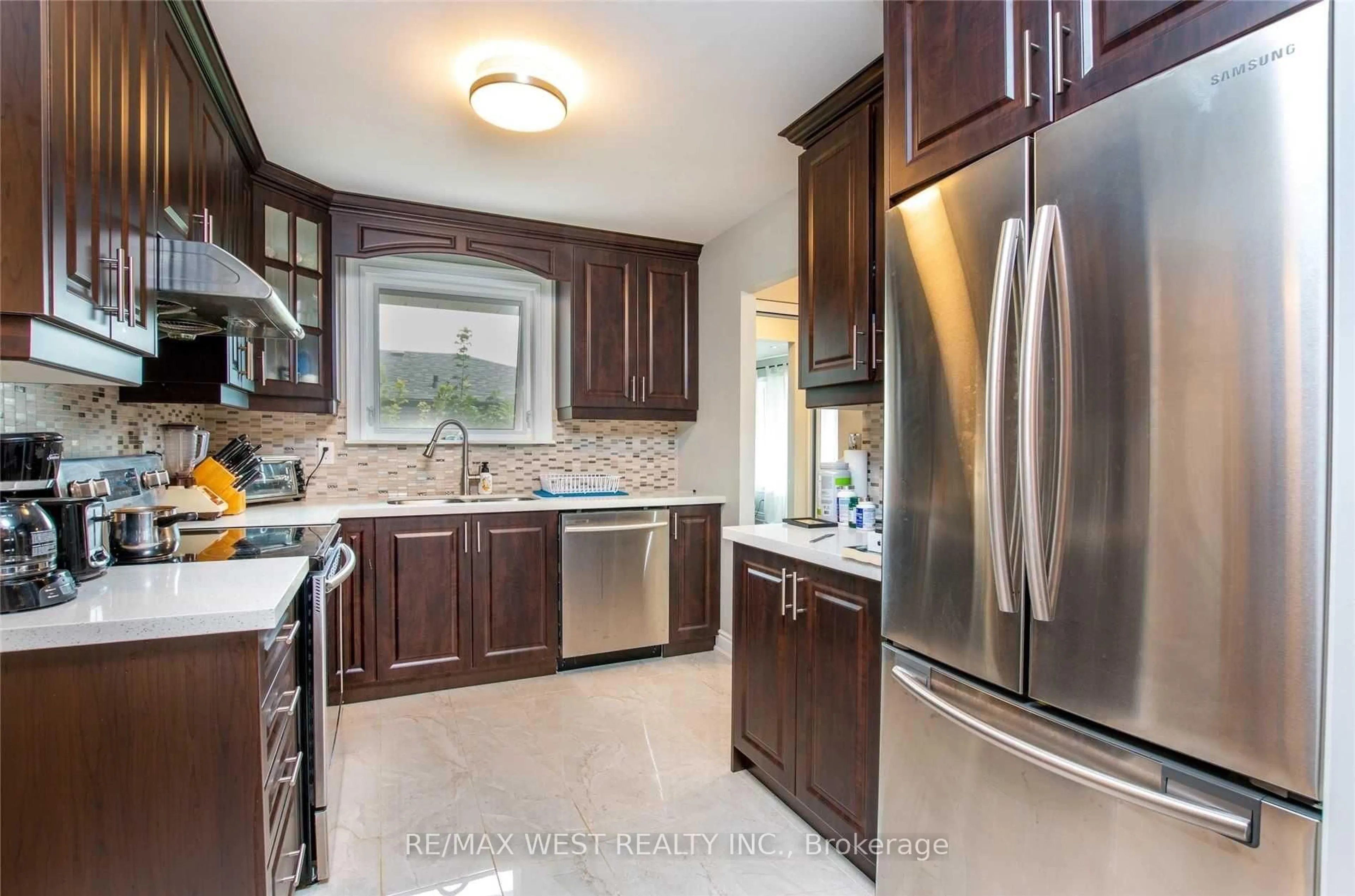 Unknown for 24 Gable Dr, Brampton Ontario L6V 2H1