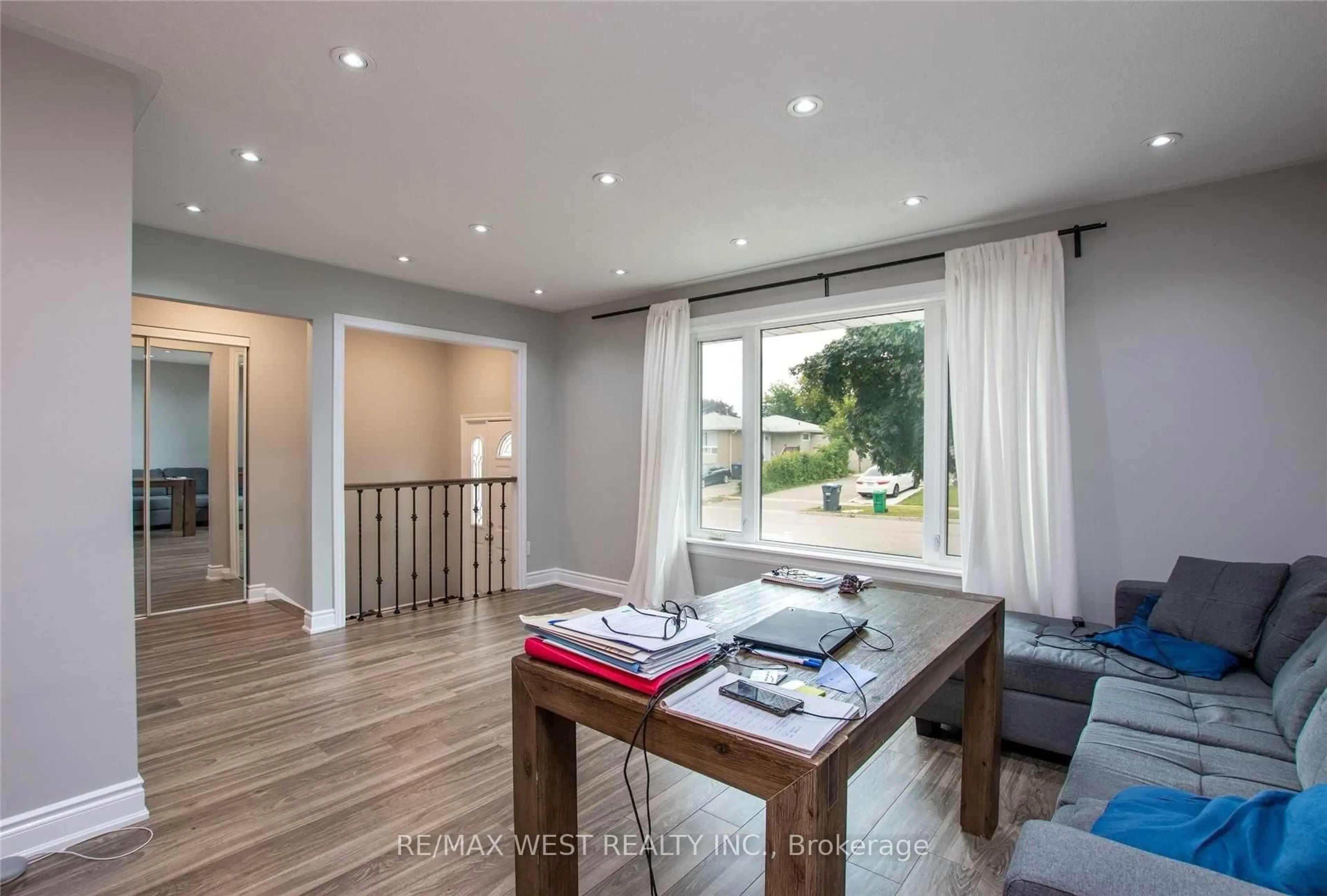 Unknown for 24 Gable Dr, Brampton Ontario L6V 2H1