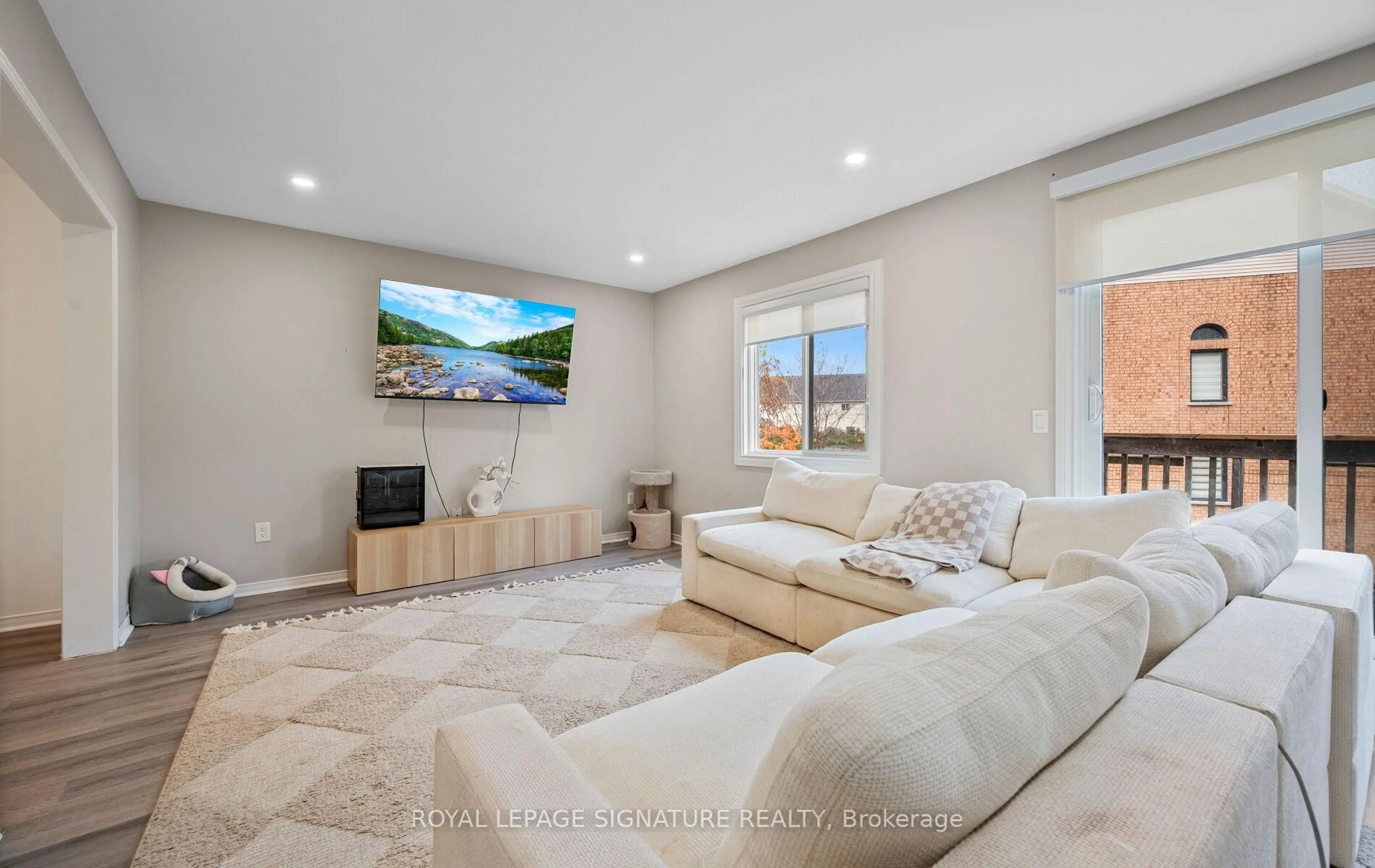 Home theater for 2320 Strawfield Crt, Oakville Ontario L6H 6C2