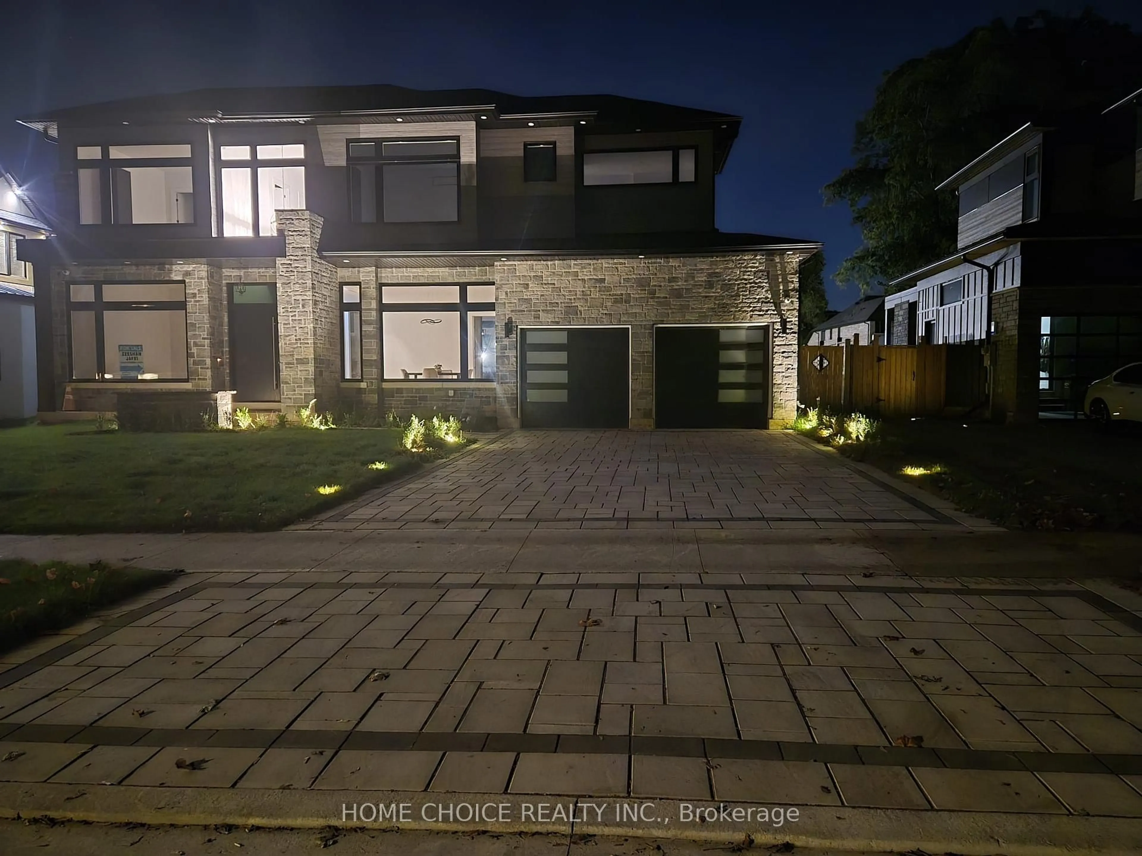 A pic from outside/outdoor area/front of a property/back of a property/a pic from drone, street for 310 Tuck Dr, Burlington Ontario L7L 2R1