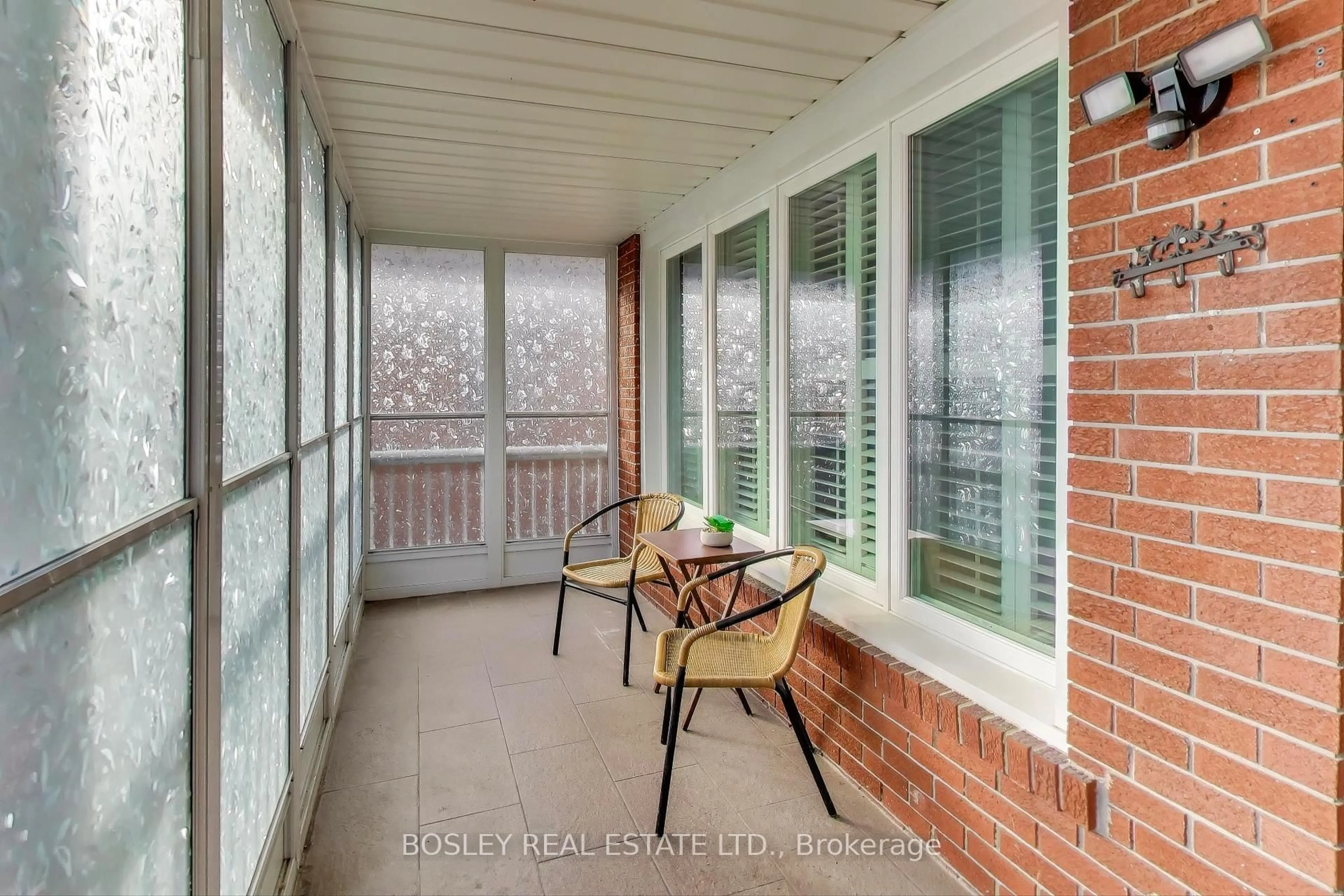 Balcony in the apartment, unknown for 30 Jane Osler Blvd, Toronto Ontario M6A 1W7