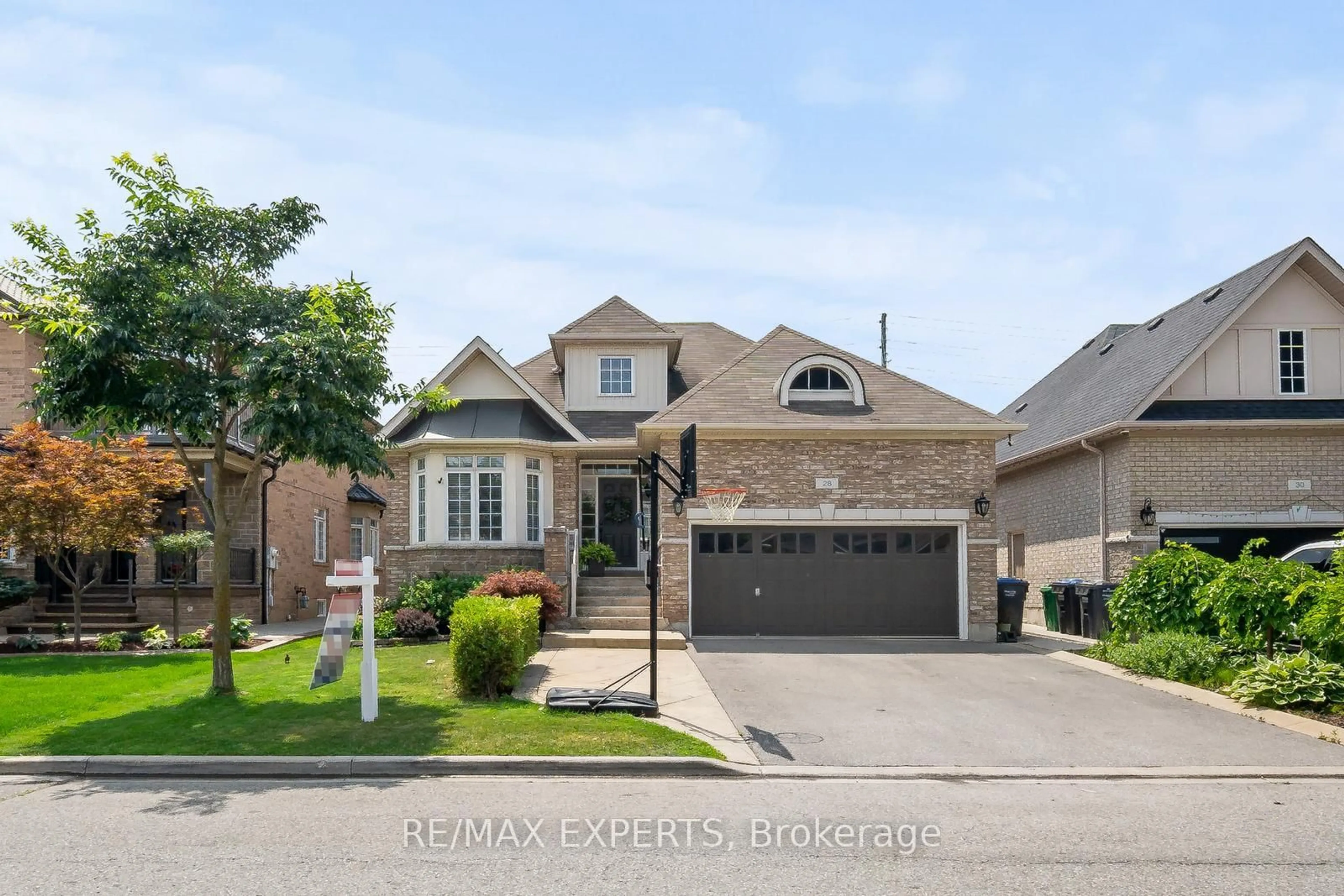 Home with brick exterior material, street for 28 Dokkum Cres, Brampton Ontario L6Z 4T6