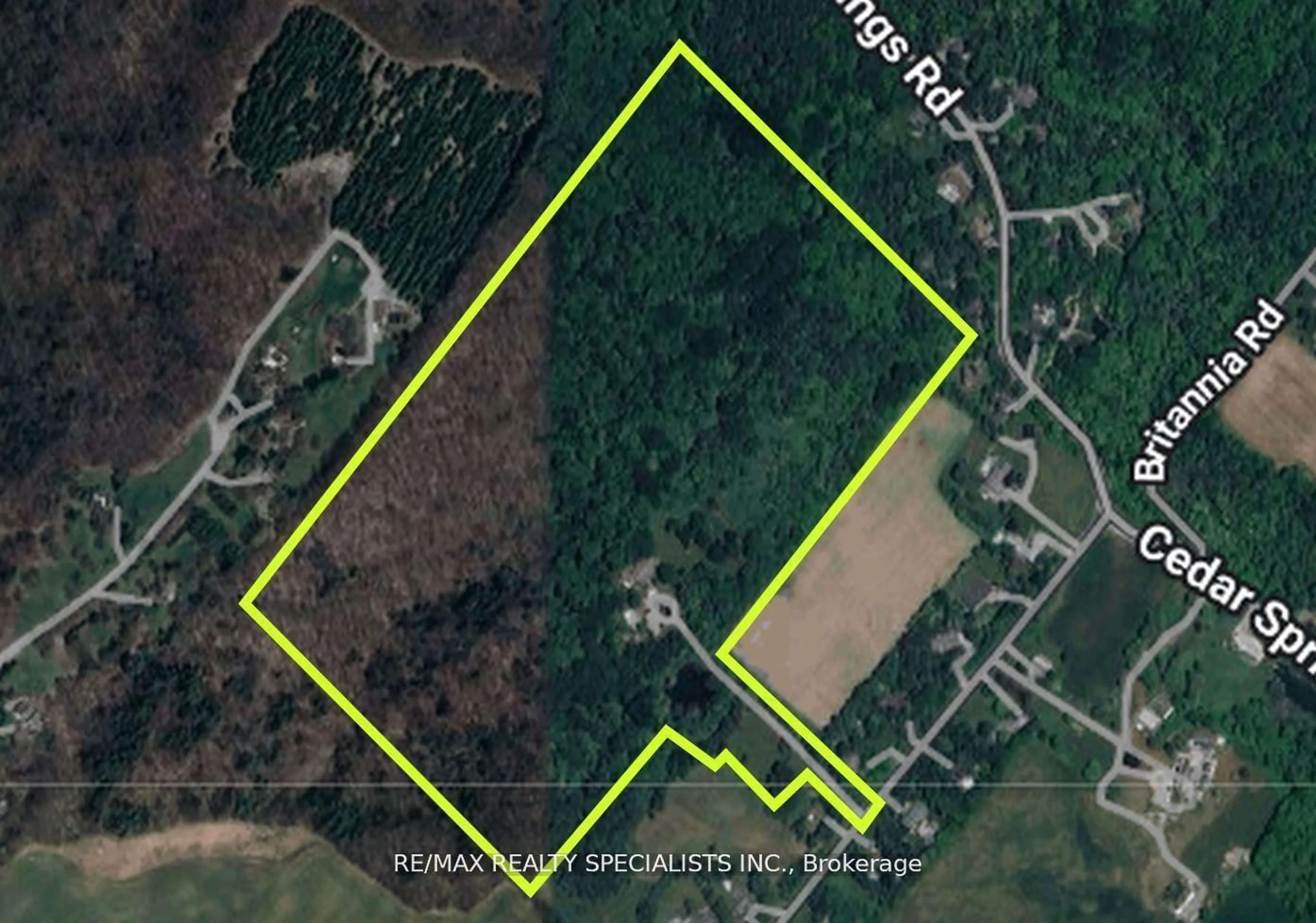 A pic from outside/outdoor area/front of a property/back of a property/a pic from drone, unknown for 1251 Britannia Rd, Burlington Ontario L7P 0E7