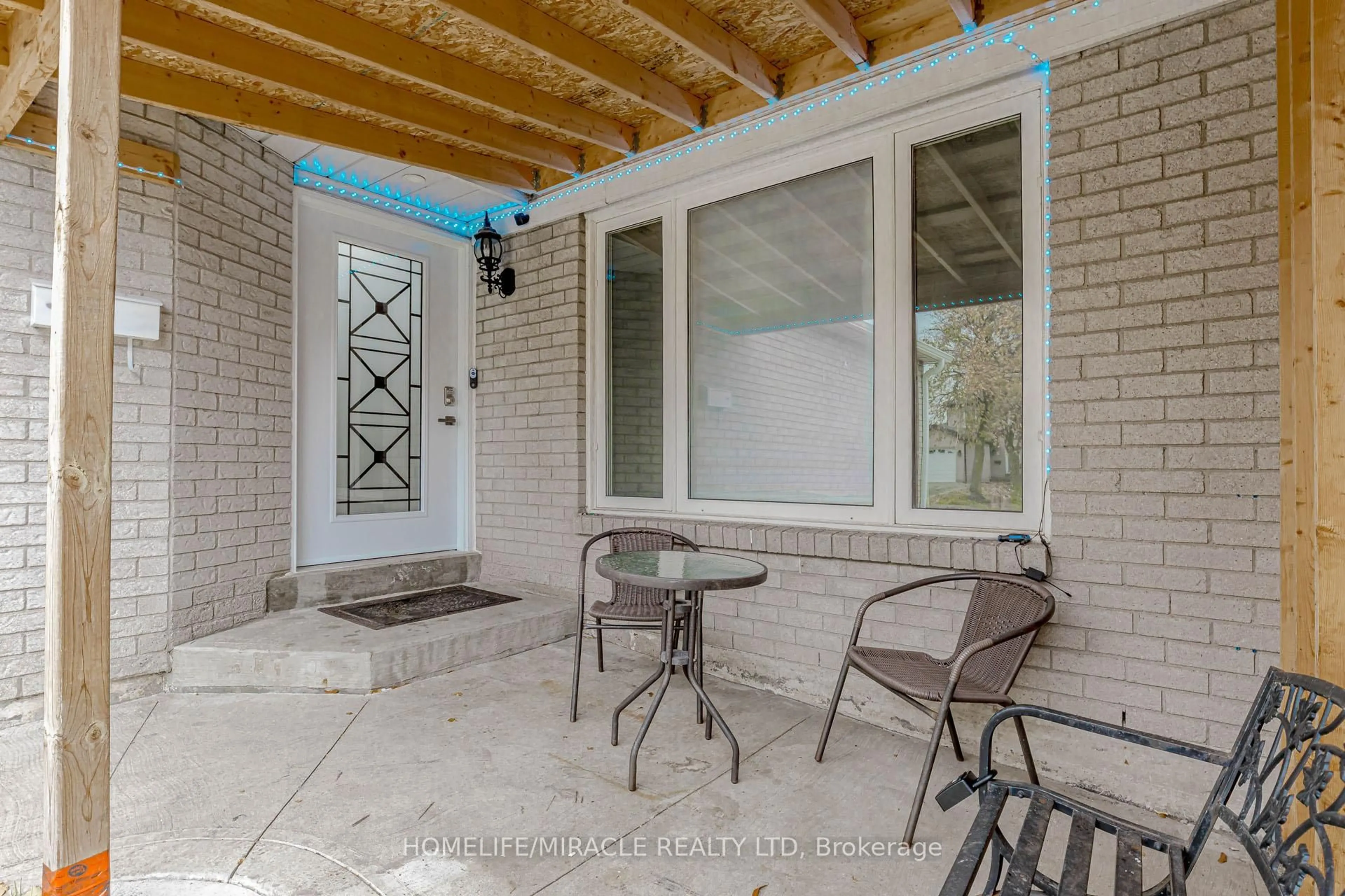 Patio, street for 10 Festoon Pl, Brampton Ontario L6T 4R4