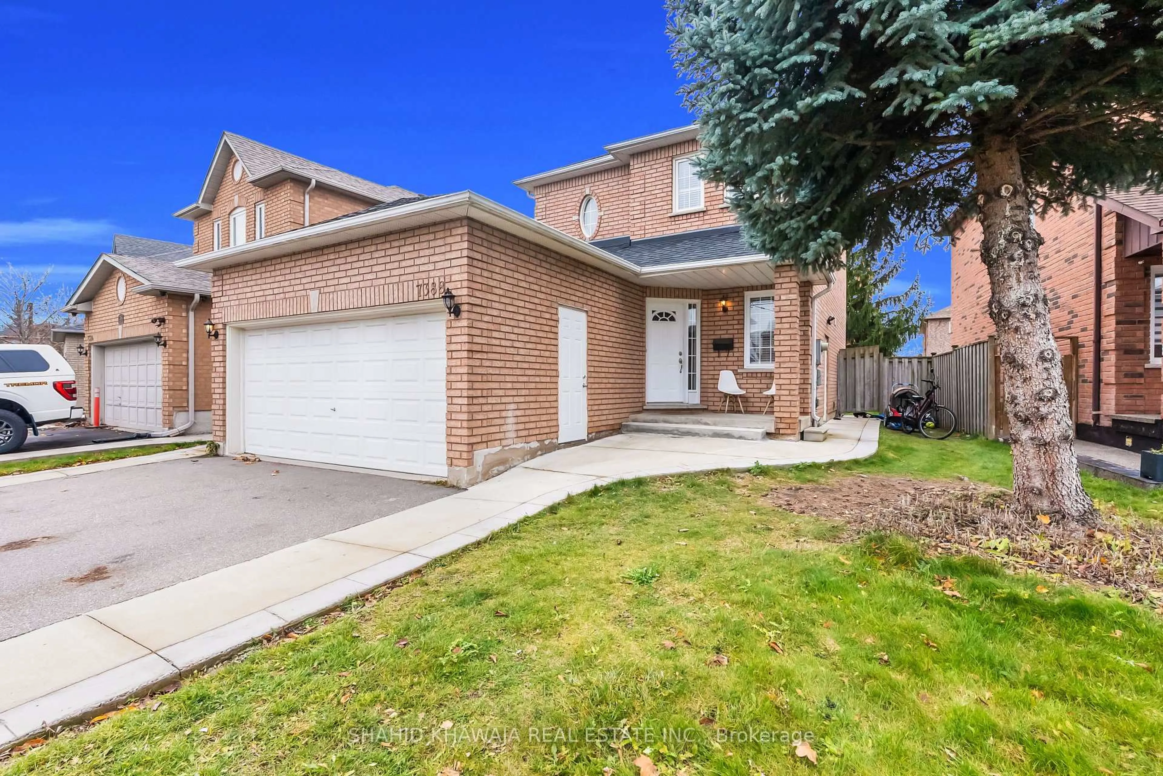 Home with brick exterior material, street for 7388 Davemark Crt, Mississauga Ontario L5N 7P3