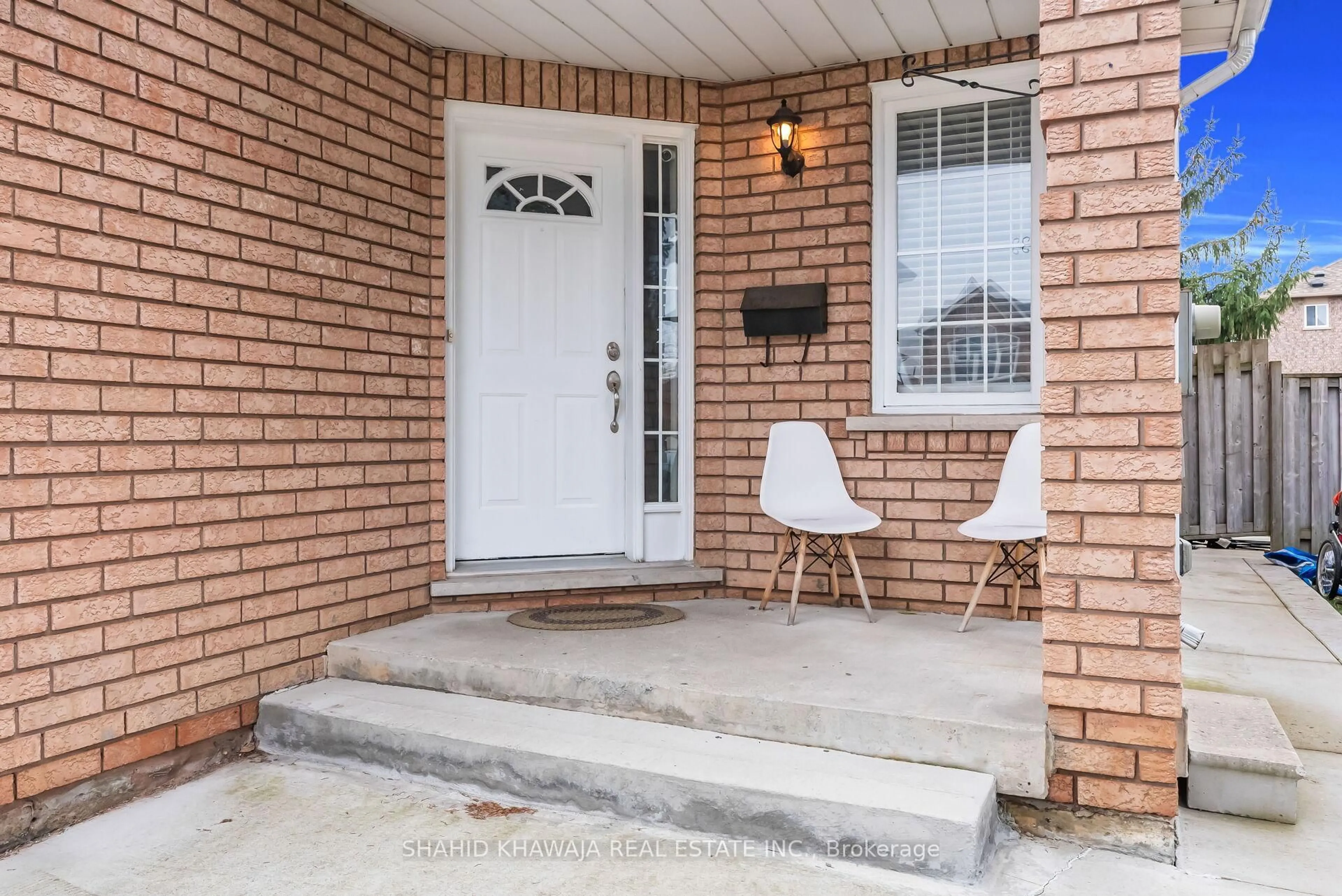 Unknown for 7388 Davemark Crt, Mississauga Ontario L5N 7P3