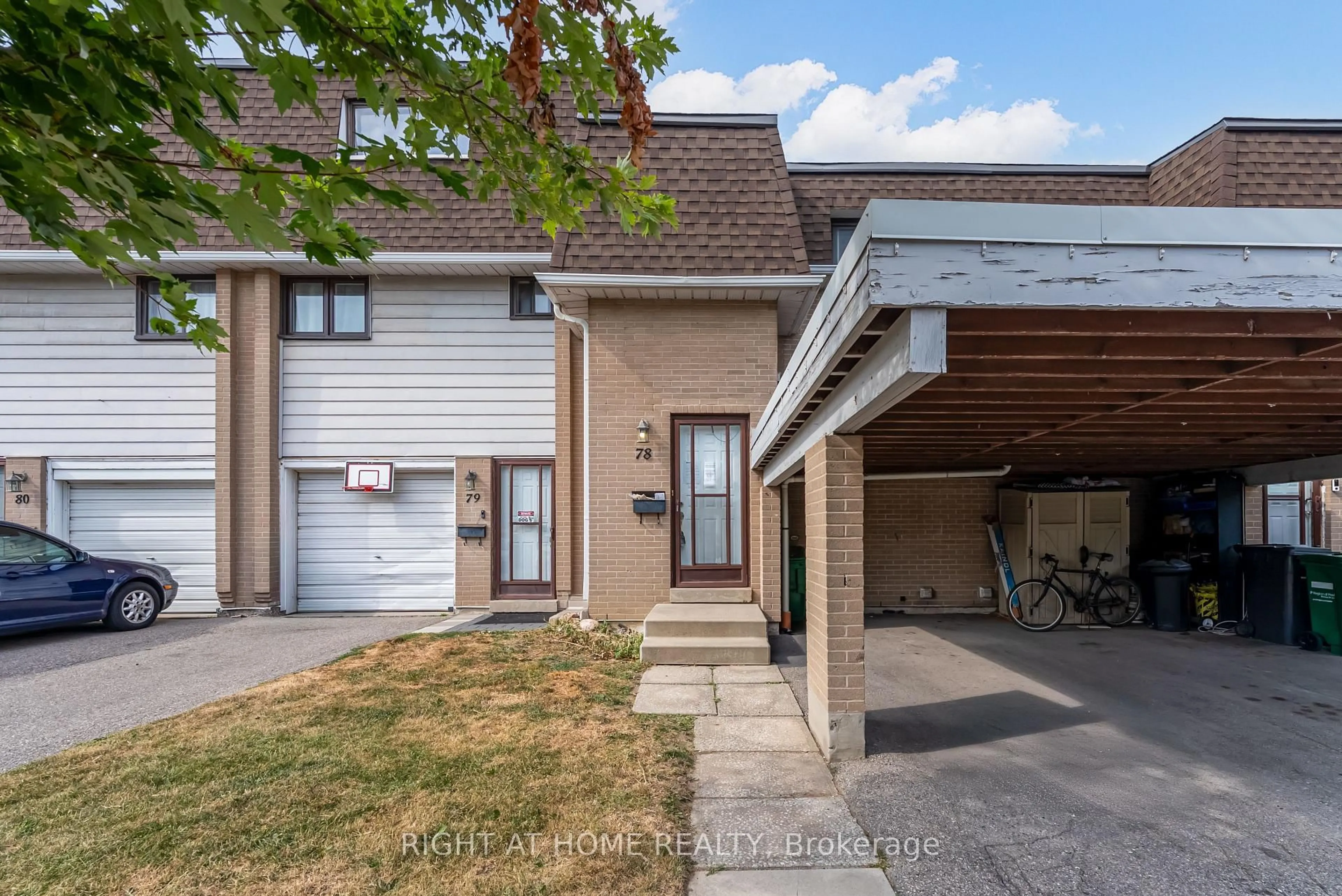 A pic from outside/outdoor area/front of a property/back of a property/a pic from drone, street for 475 Bramalea Rd #78, Brampton Ontario L6T 2X2