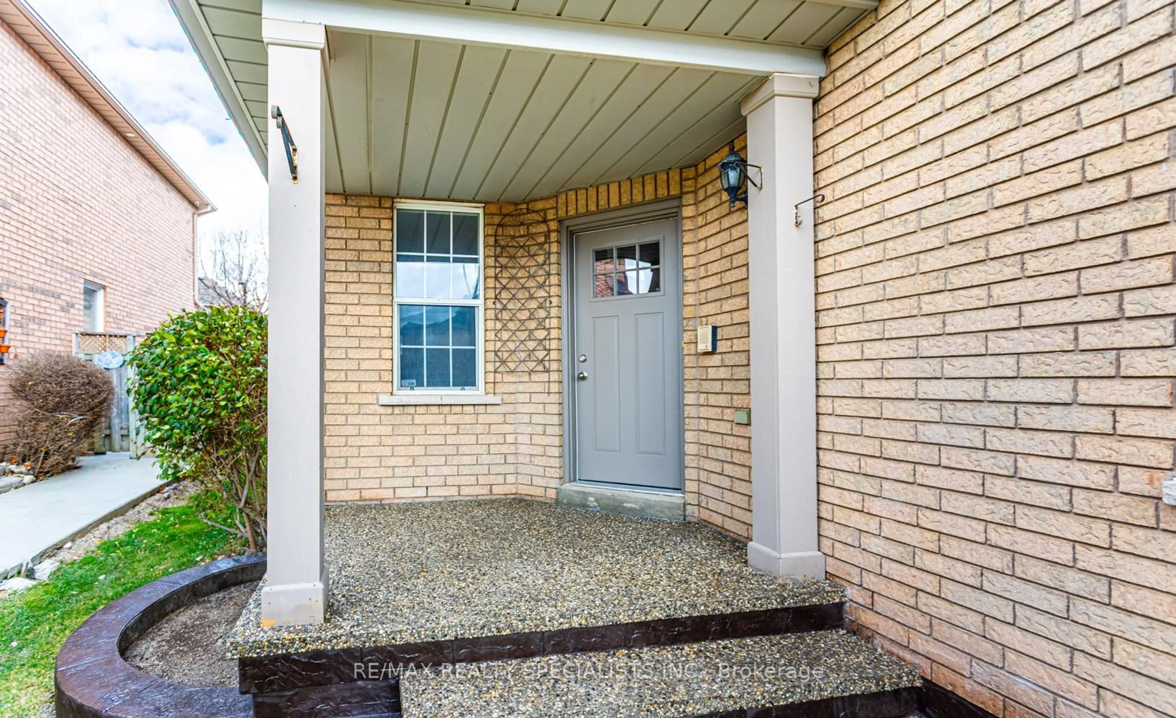 Indoor entryway for 6281 Lisgar Dr, Mississauga Ontario L5N 7V1