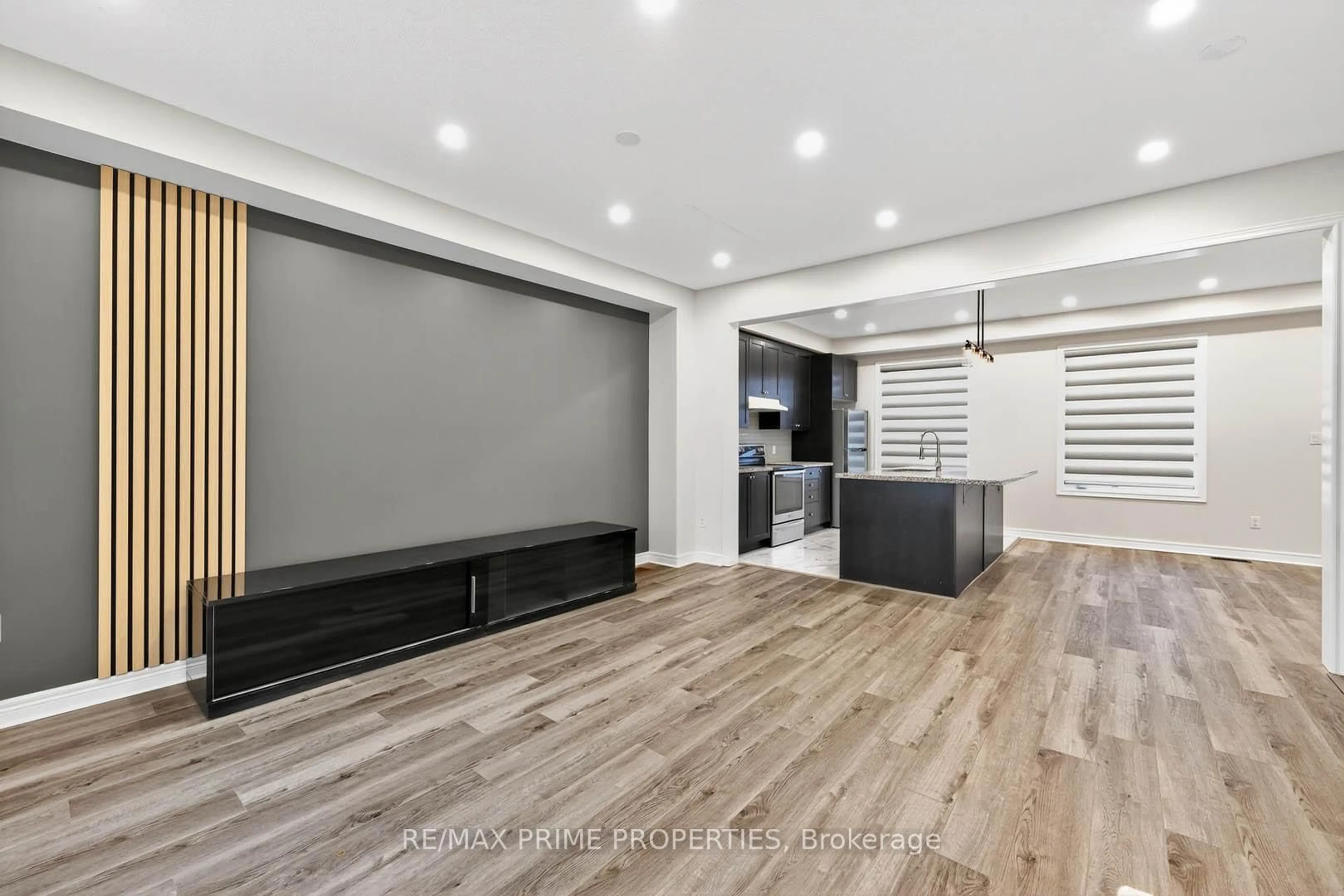 Home theater for 14 Primo Rd, Brampton Ontario L7A 0Z1