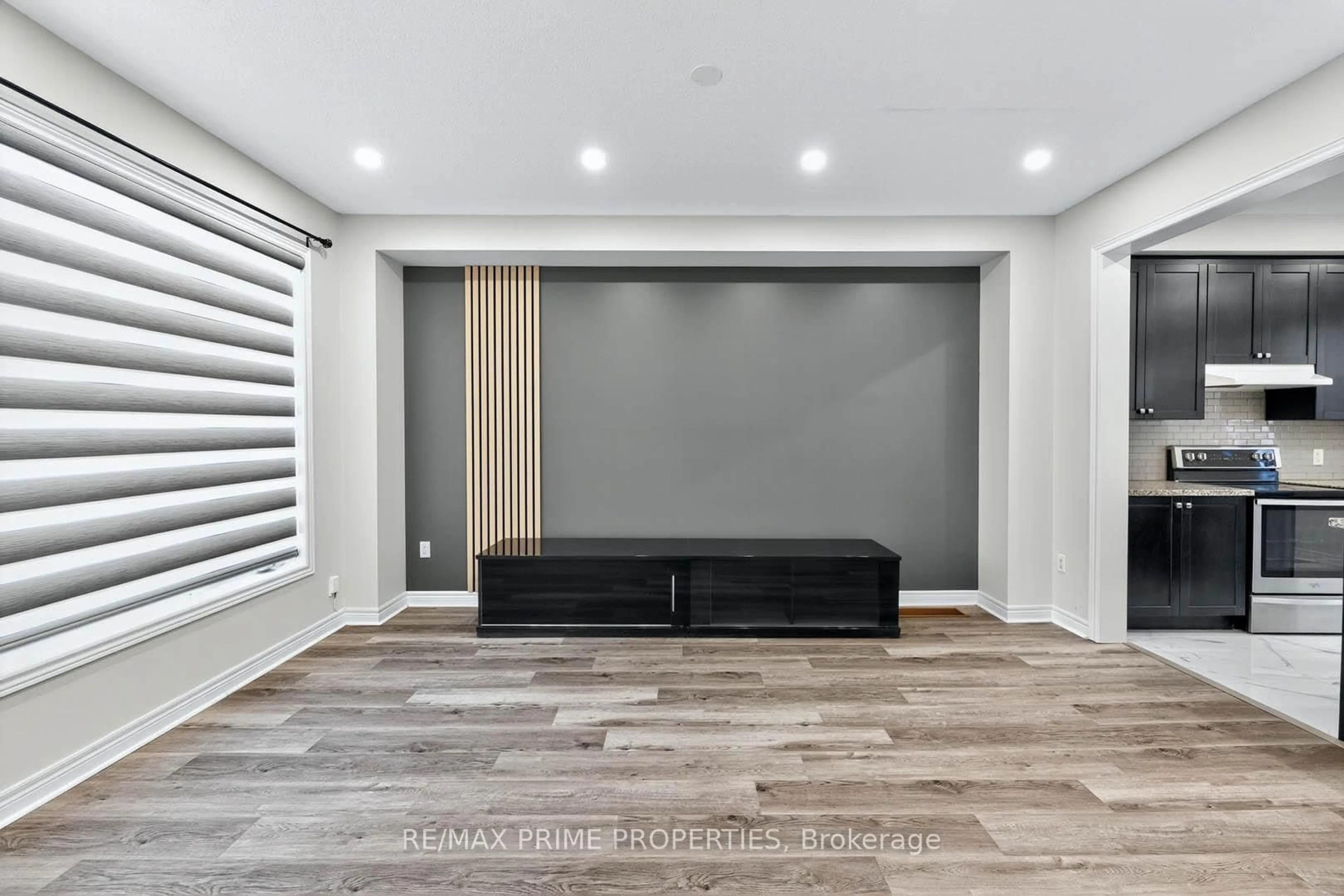 Home theater for 14 Primo Rd, Brampton Ontario L7A 0Z1