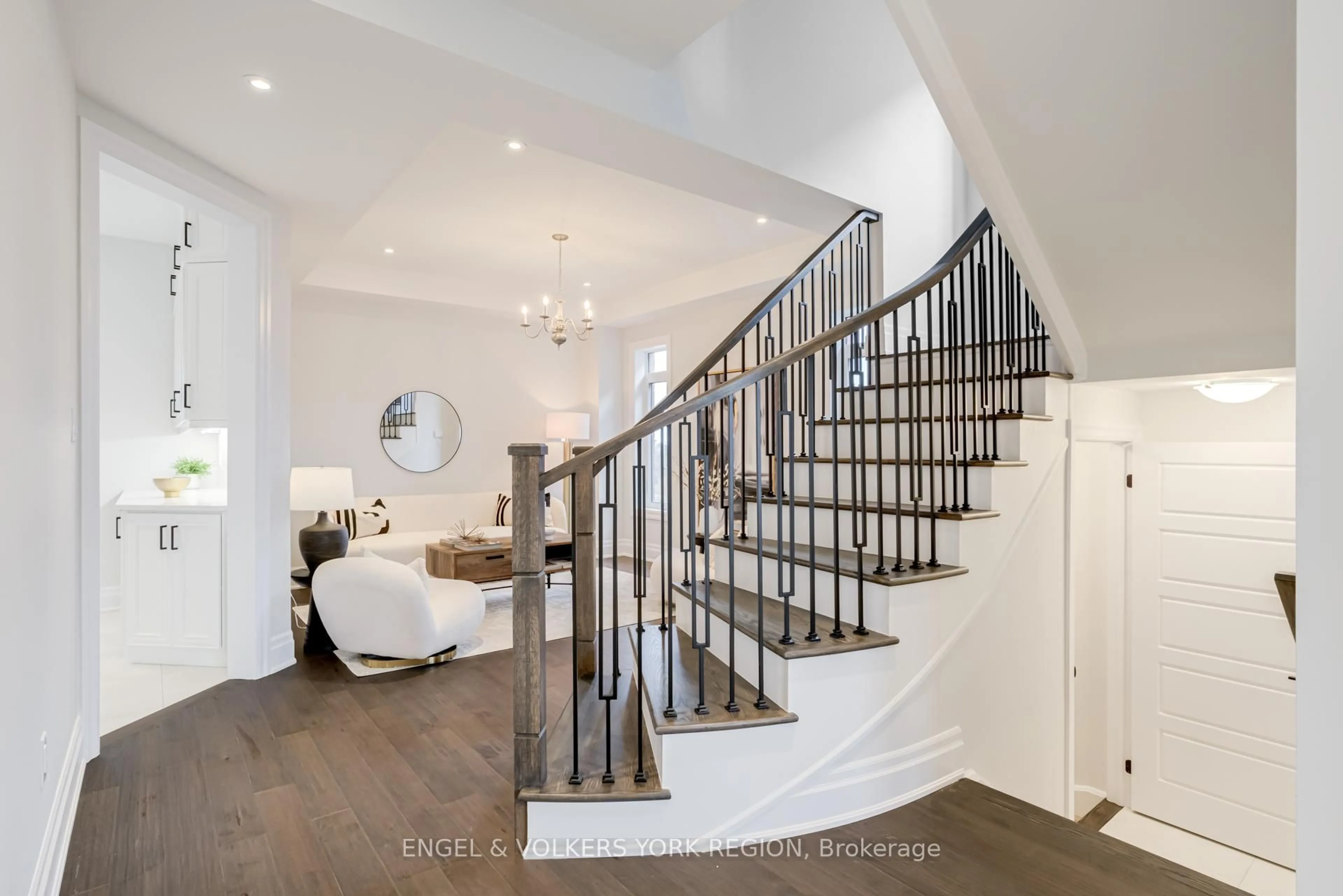 Unknown for 10 Keyworth Cres, Brampton Ontario L6R 4G3