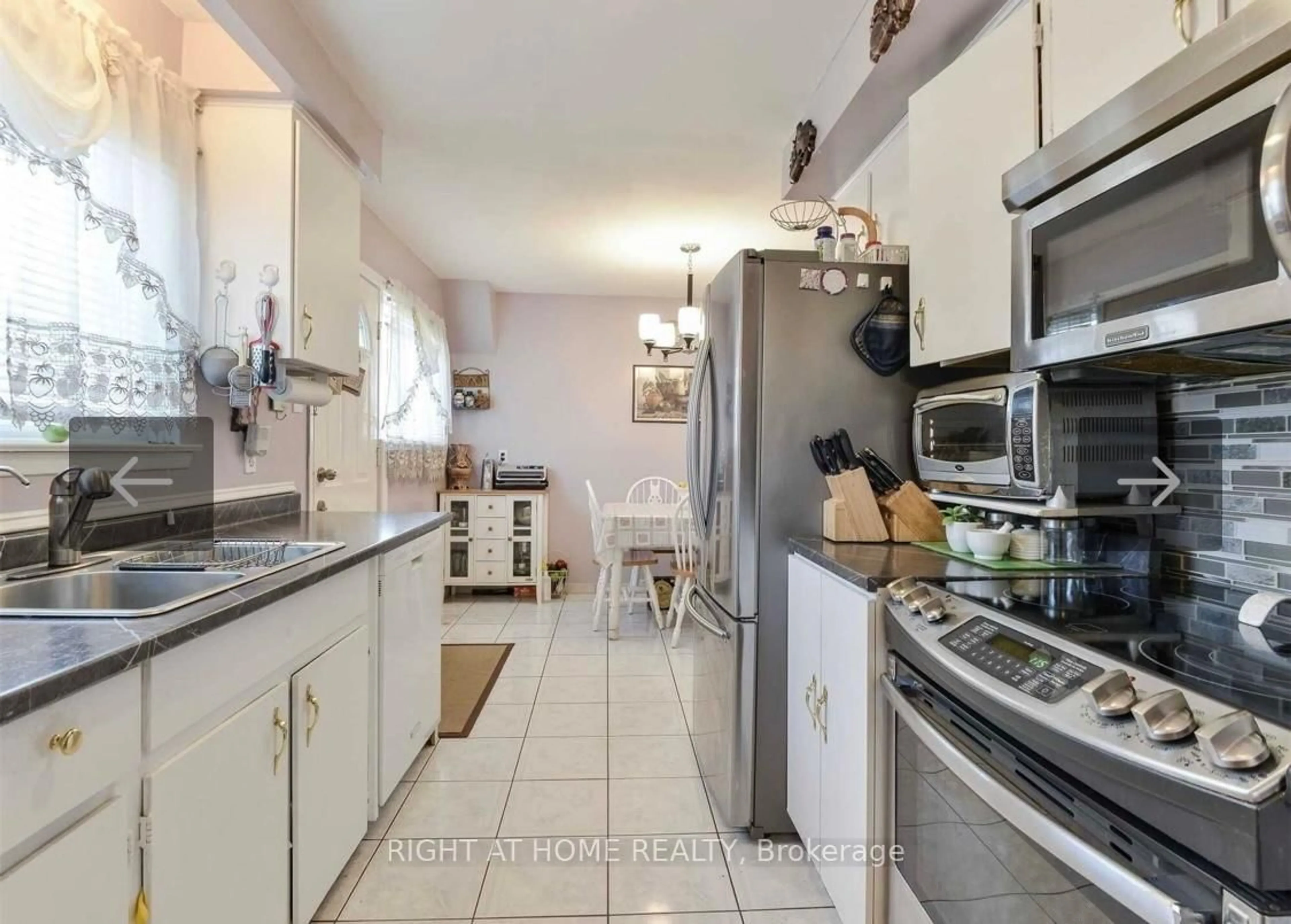 Standard kitchen, ceramic/tile floor for 3145 Mallbridge Cres, Mississauga Ontario L4T 2C5