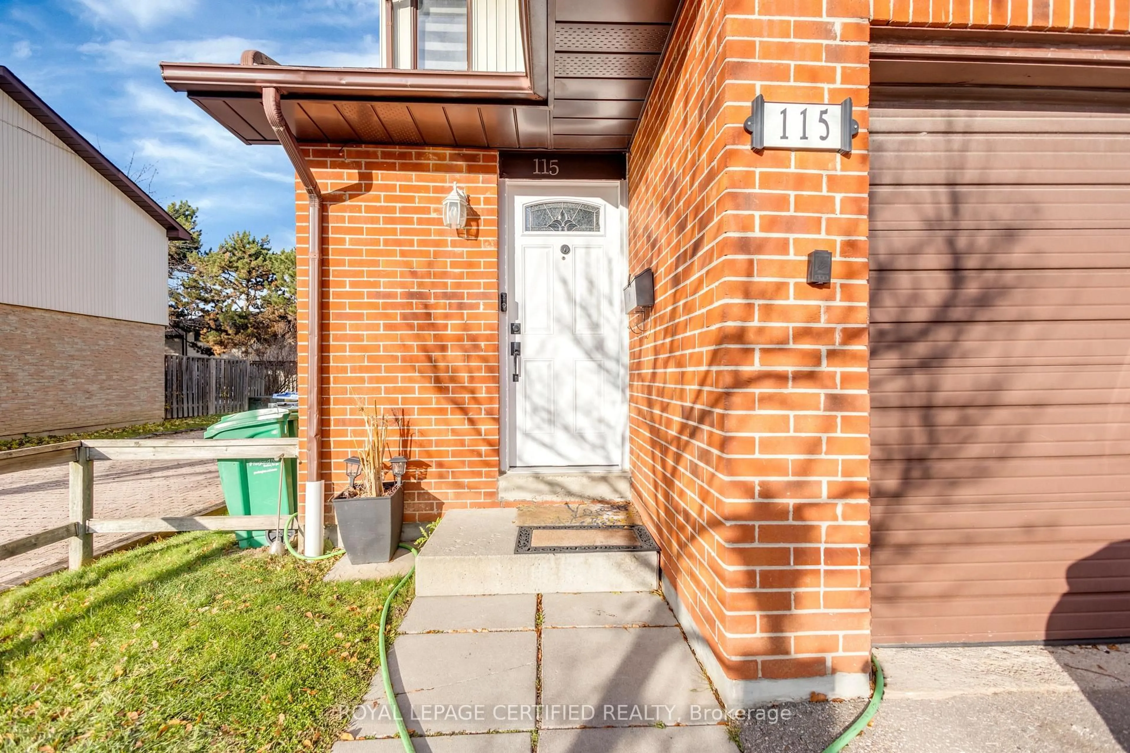 Home with brick exterior material, street for 115 Foster Cres, Brampton Ontario L6V 3M8