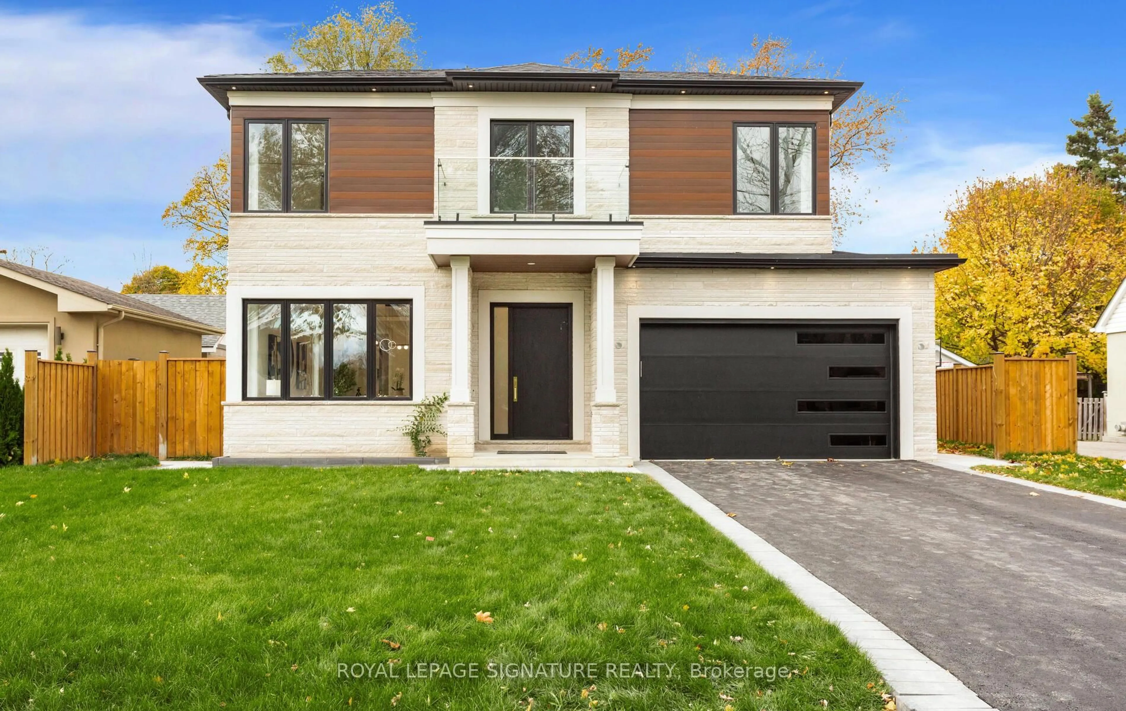 Home with brick exterior material, street for 365 Jumna Ave, Mississauga Ontario L5G 1Y5